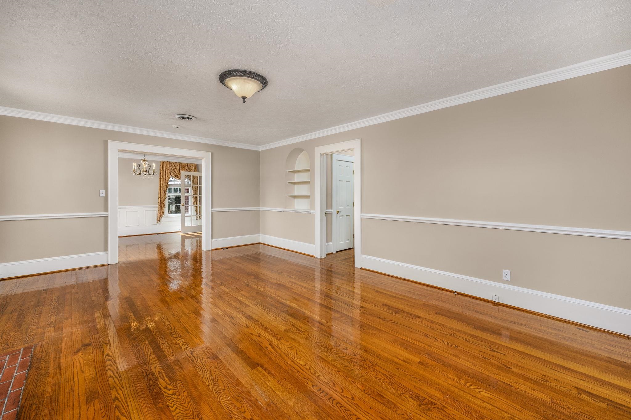 3116 Main St. Property Photo 6