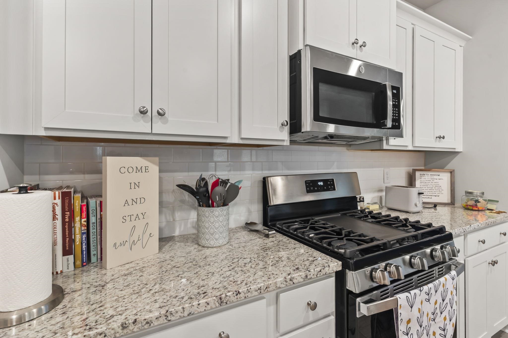 2070 Santa Maria St. Property Photo 9