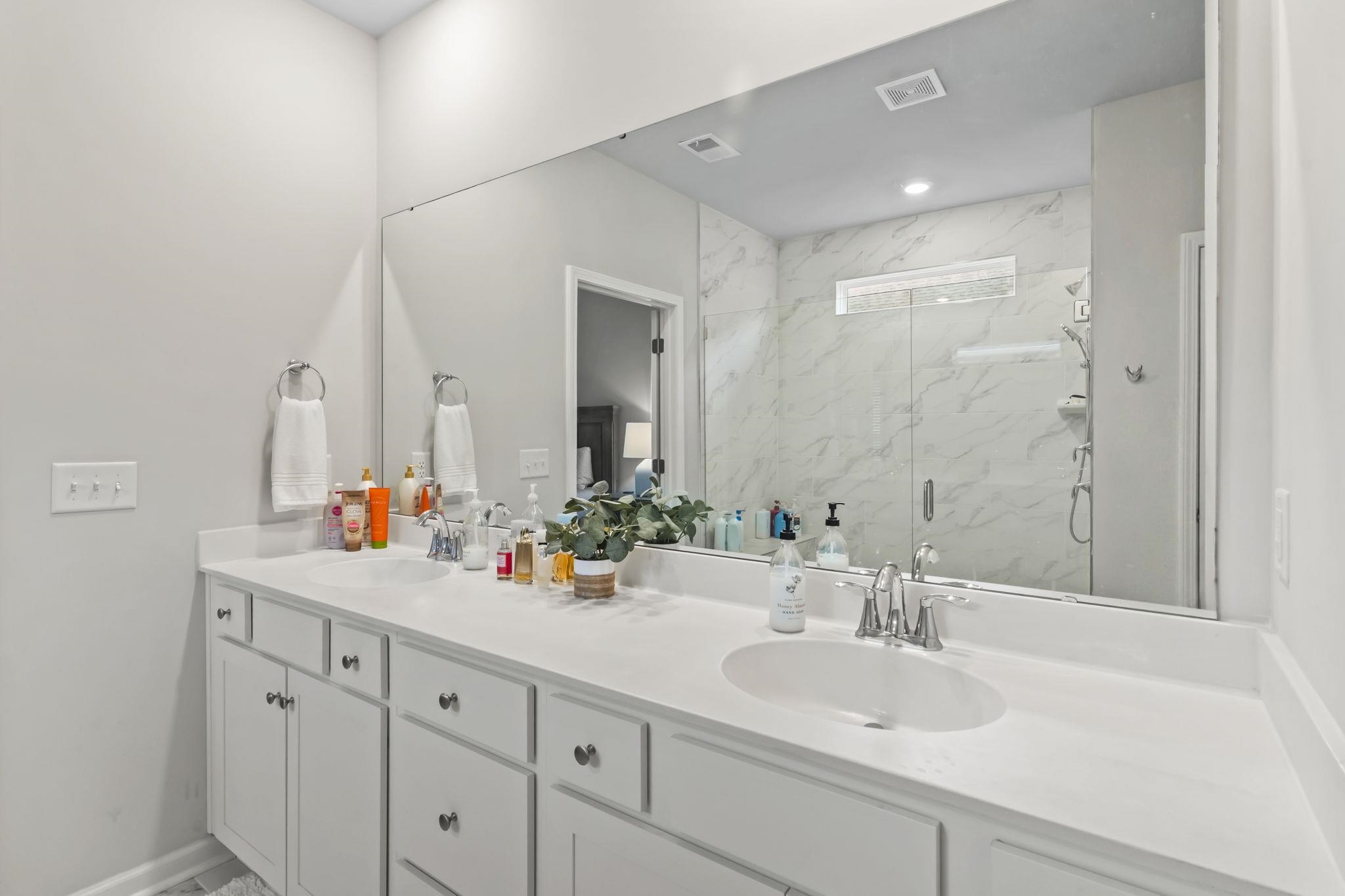 2070 Santa Maria St. Property Photo 29
