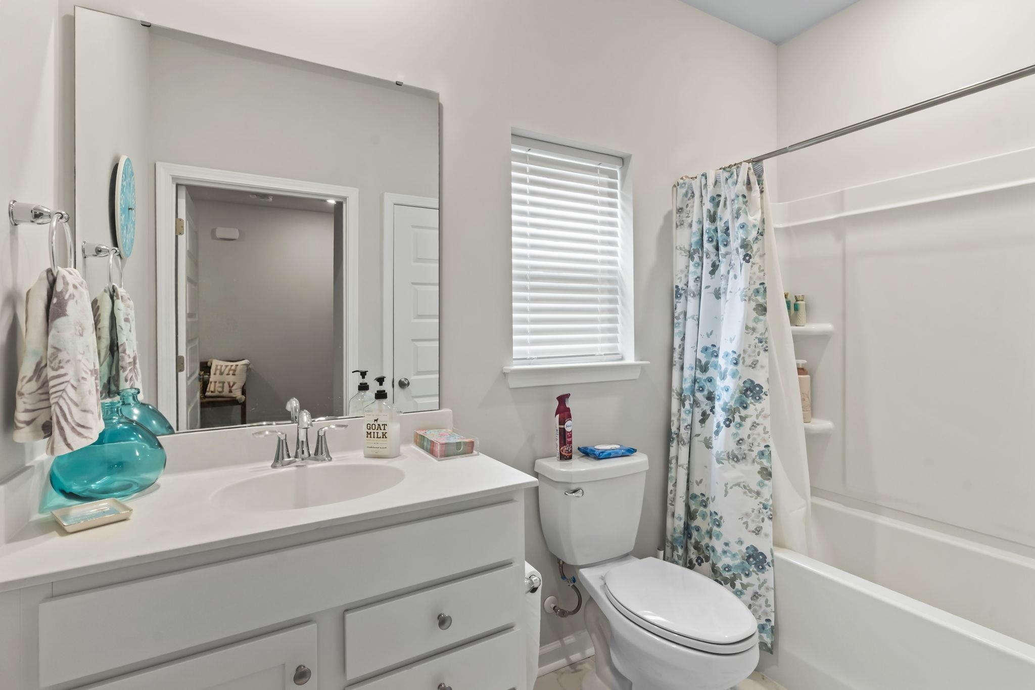 2070 Santa Maria St. Property Photo 35