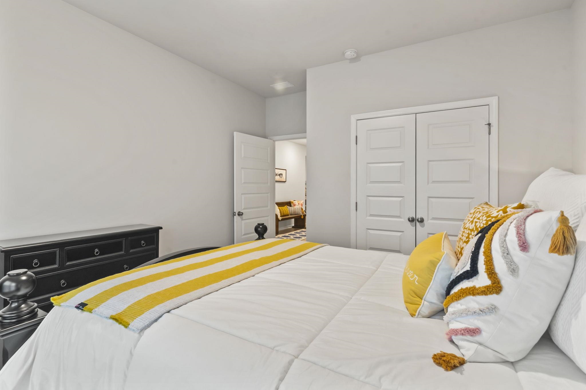 2070 Santa Maria St. Property Photo 36
