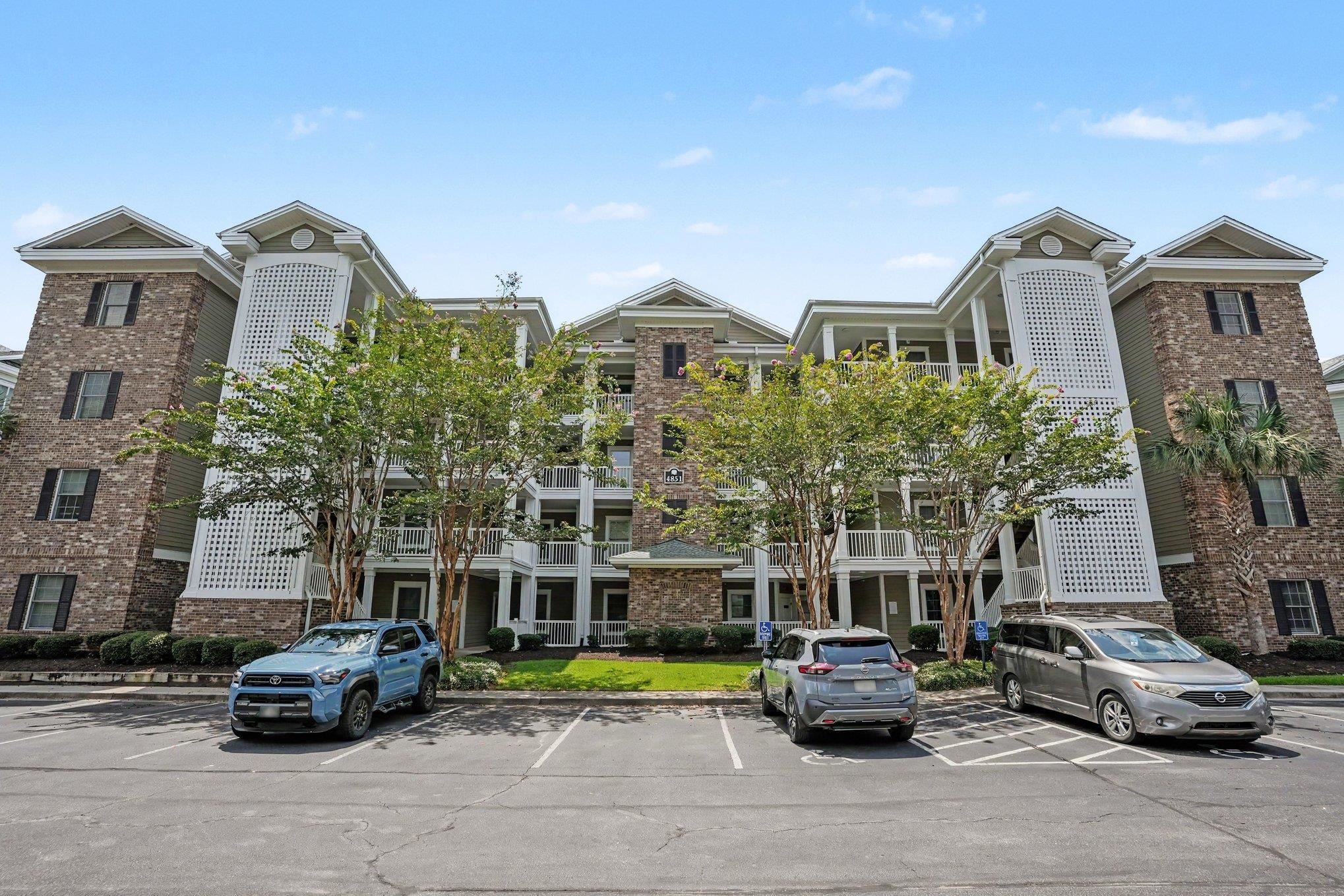 4851 Luster Leaf Circle Property Photo 3