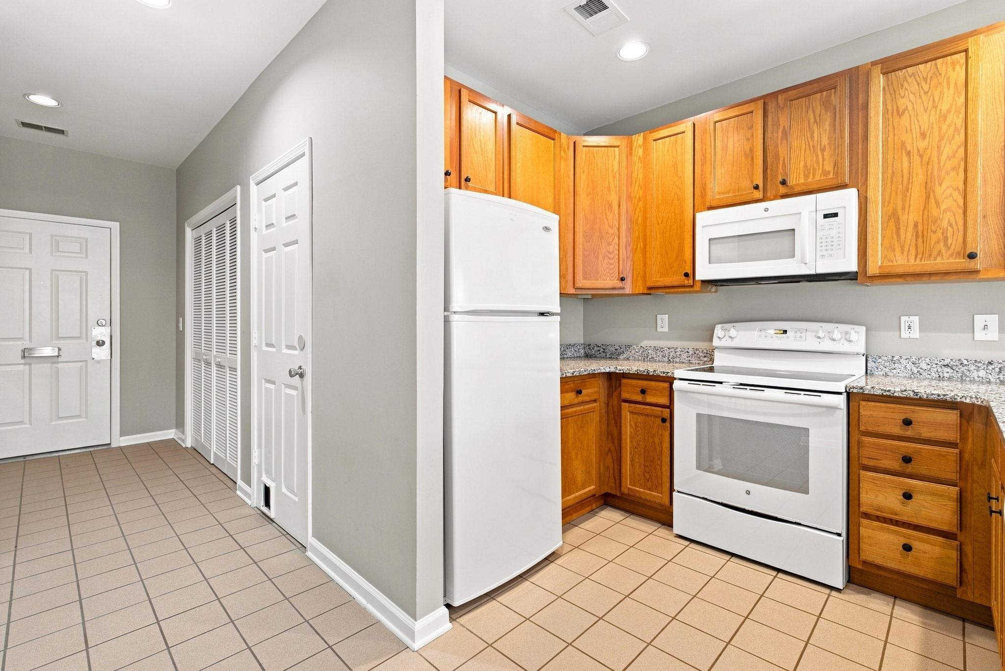 4553 Girvan Dr. Property Photo 9