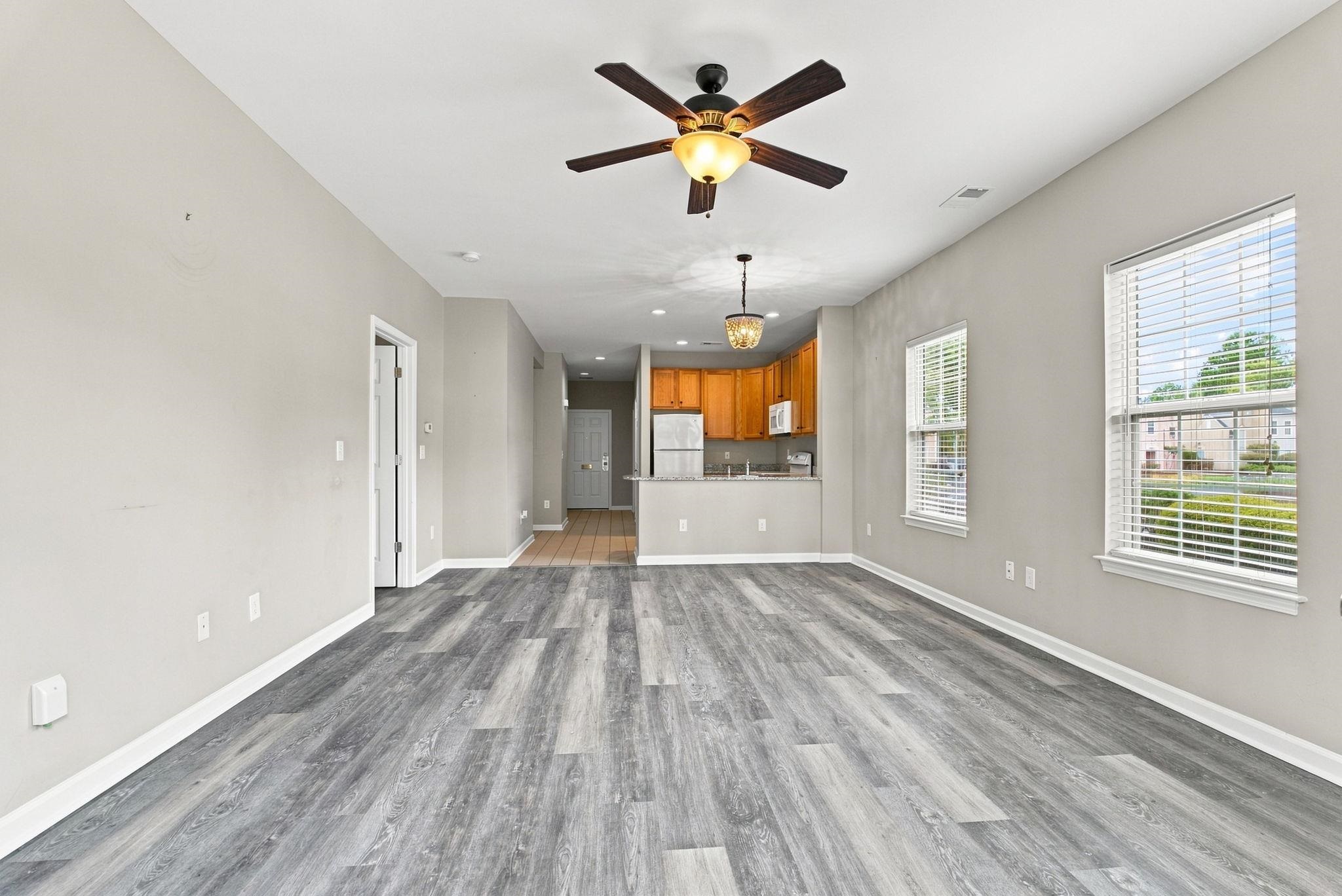 4553 Girvan Dr. Property Photo 15