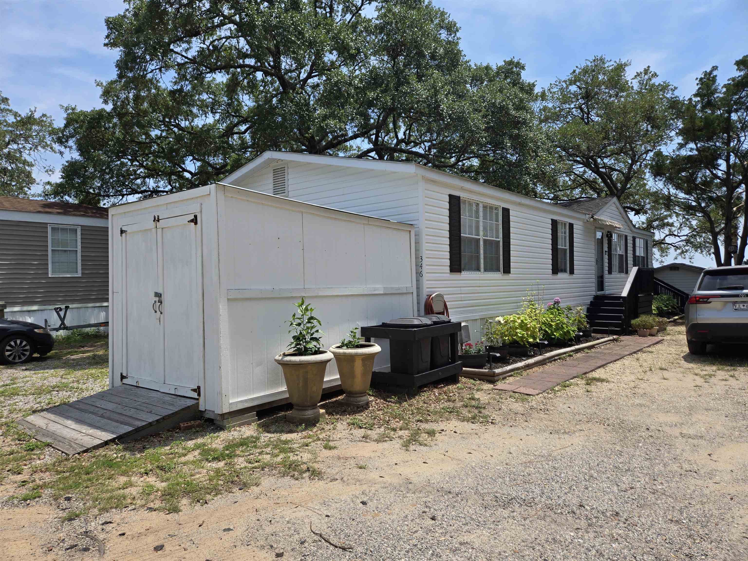 346 Ocean Breeze Dr. Property Photo 2