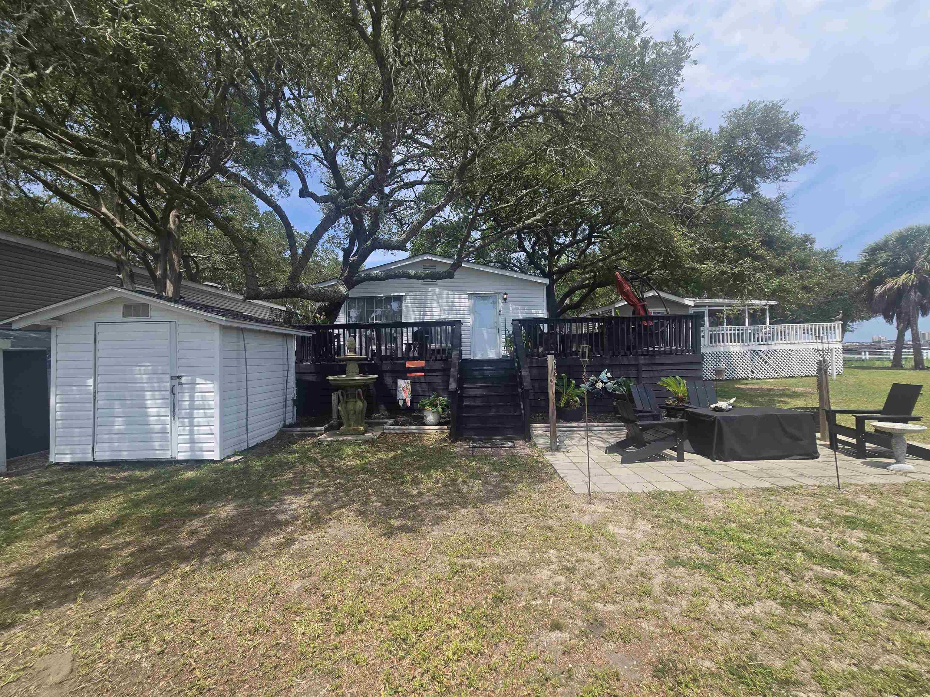 346 Ocean Breeze Dr. Property Photo 3