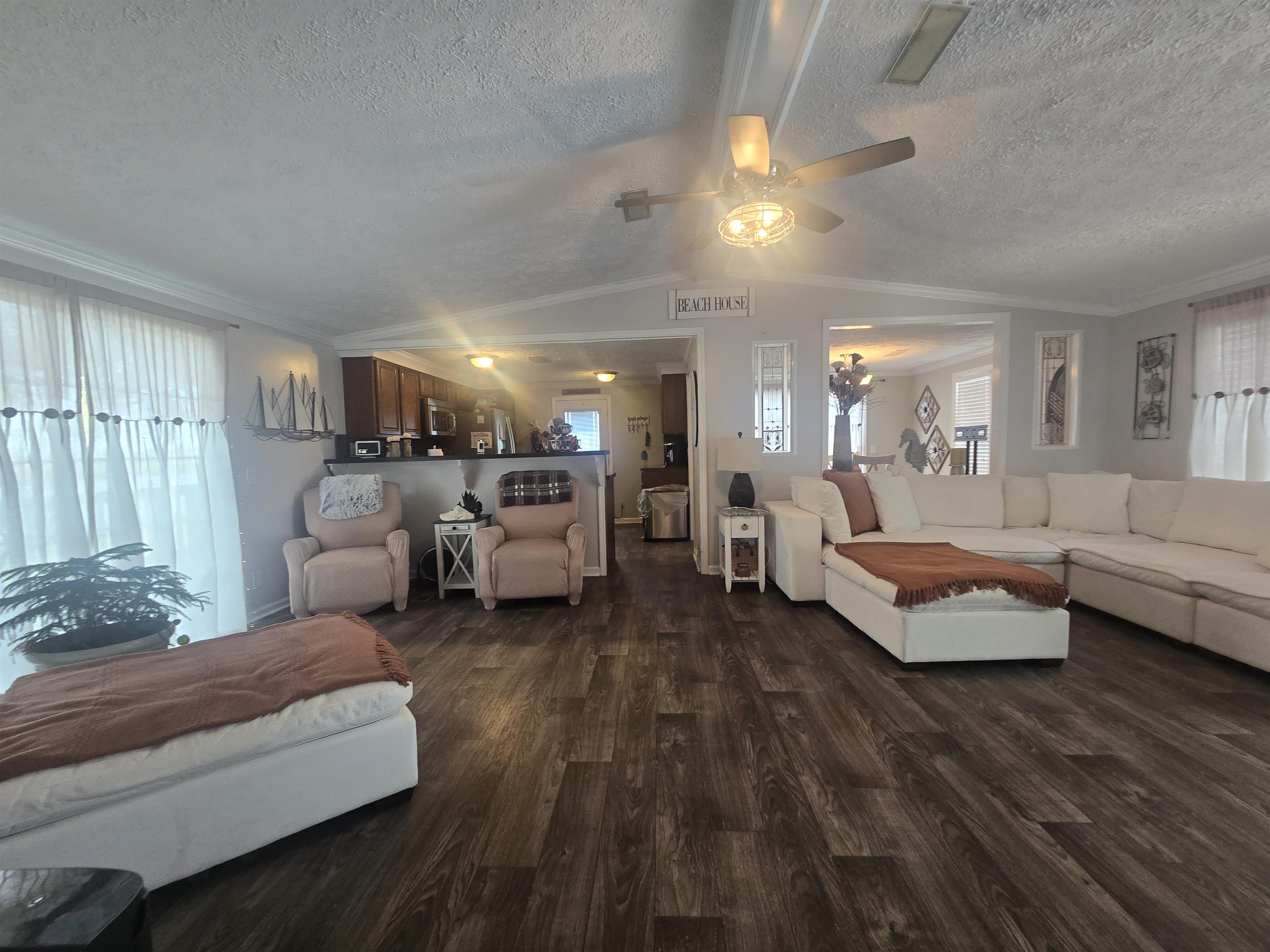 346 Ocean Breeze Dr. Property Photo 11
