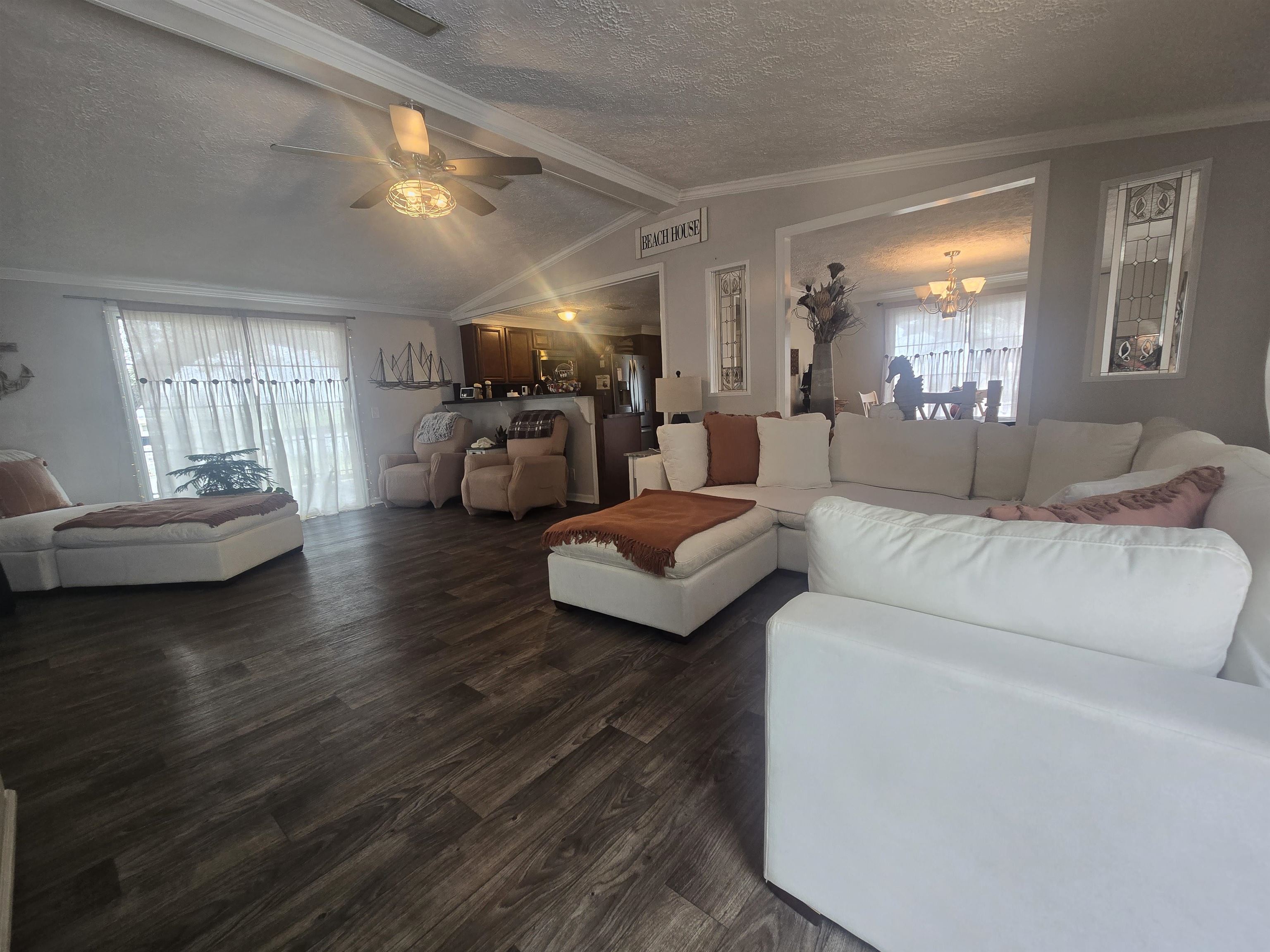 346 Ocean Breeze Dr. Property Photo 12
