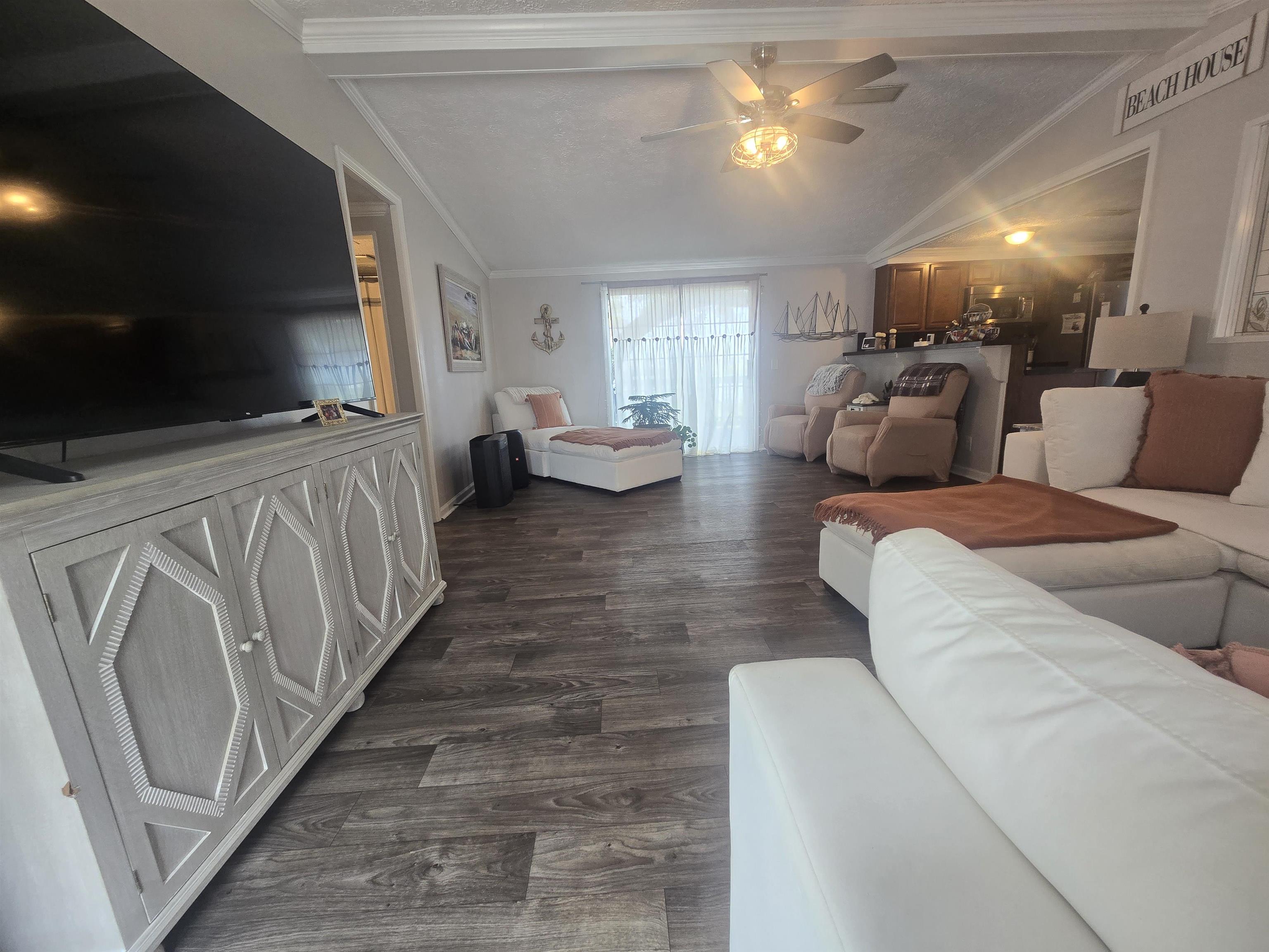 346 Ocean Breeze Dr. Property Photo 13
