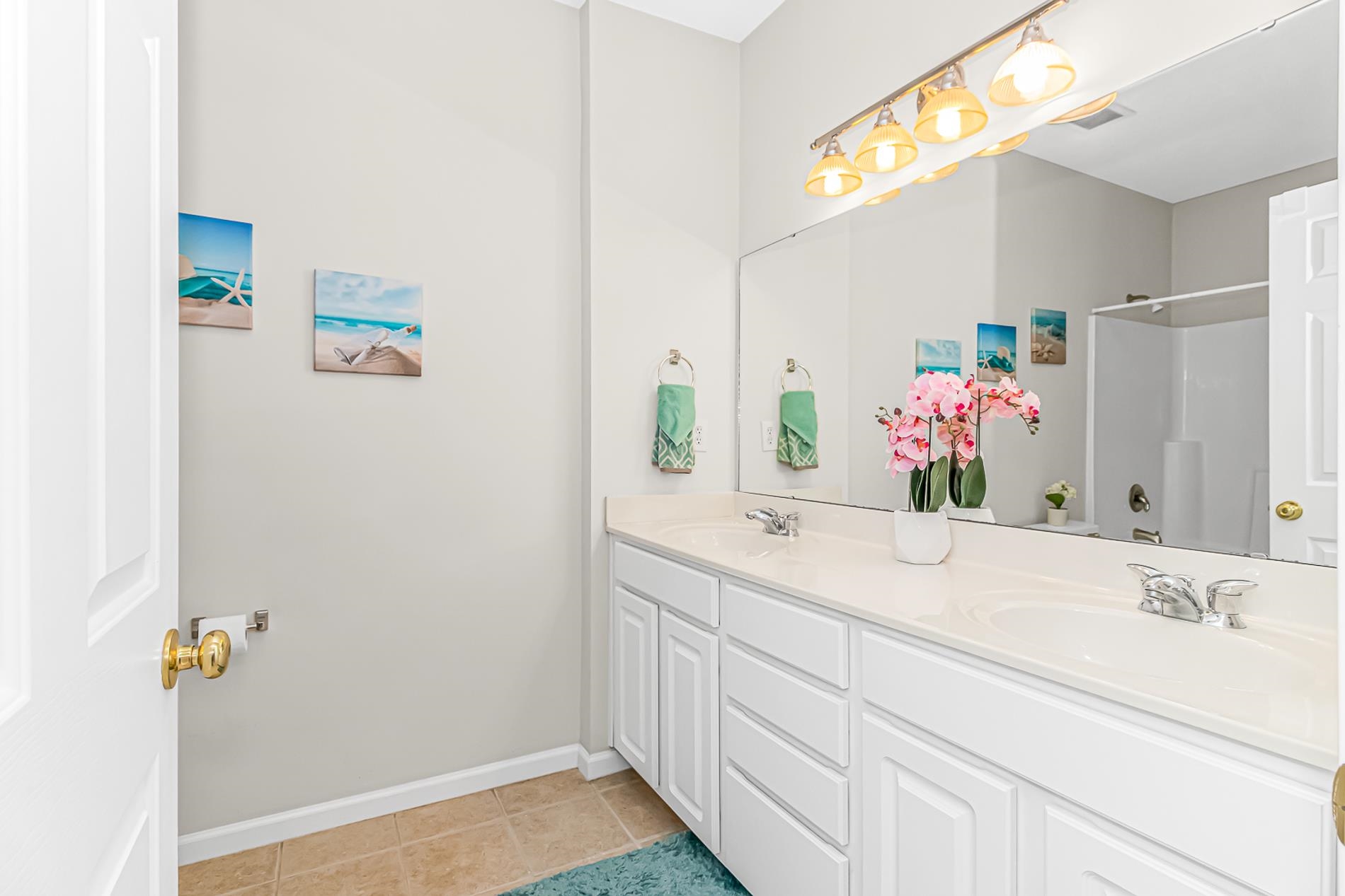 5888 Longwood Dr. Property Photo 17