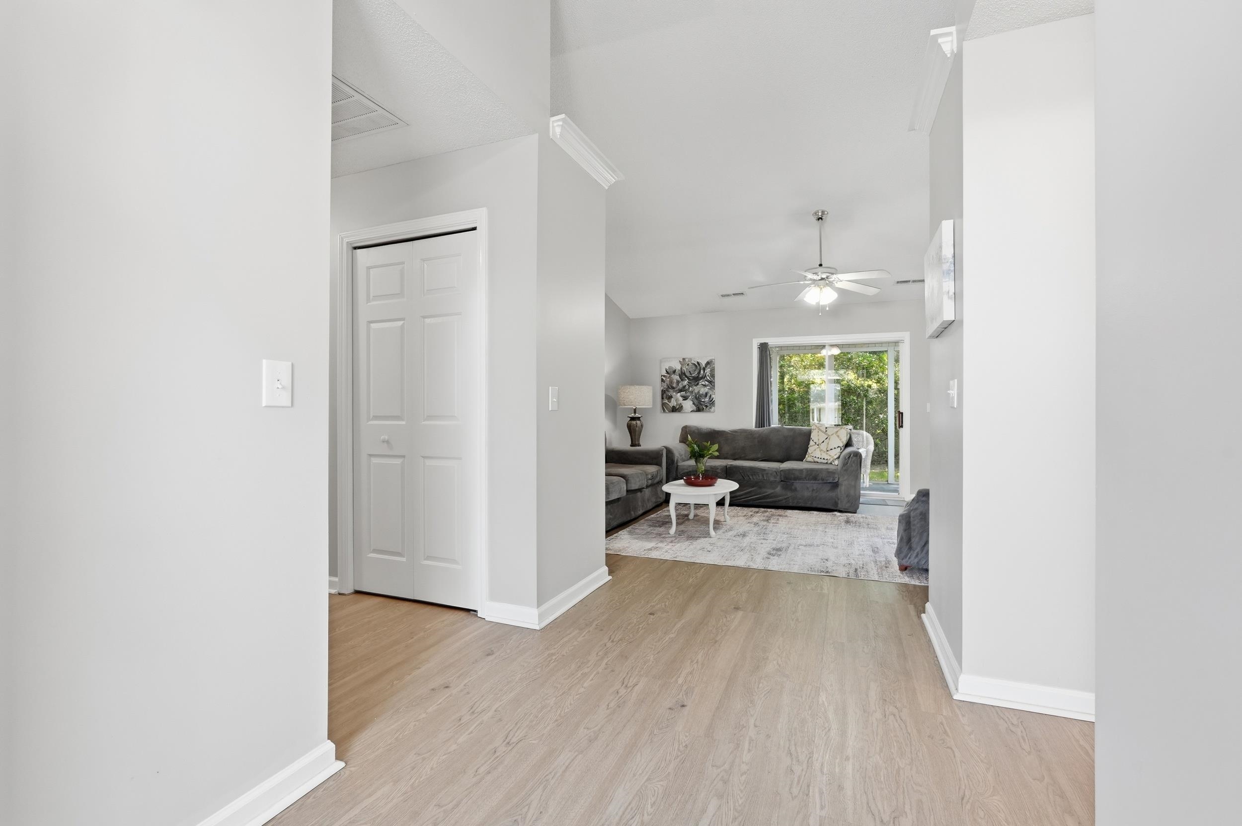 526 Waverly Loop Property Photo 3