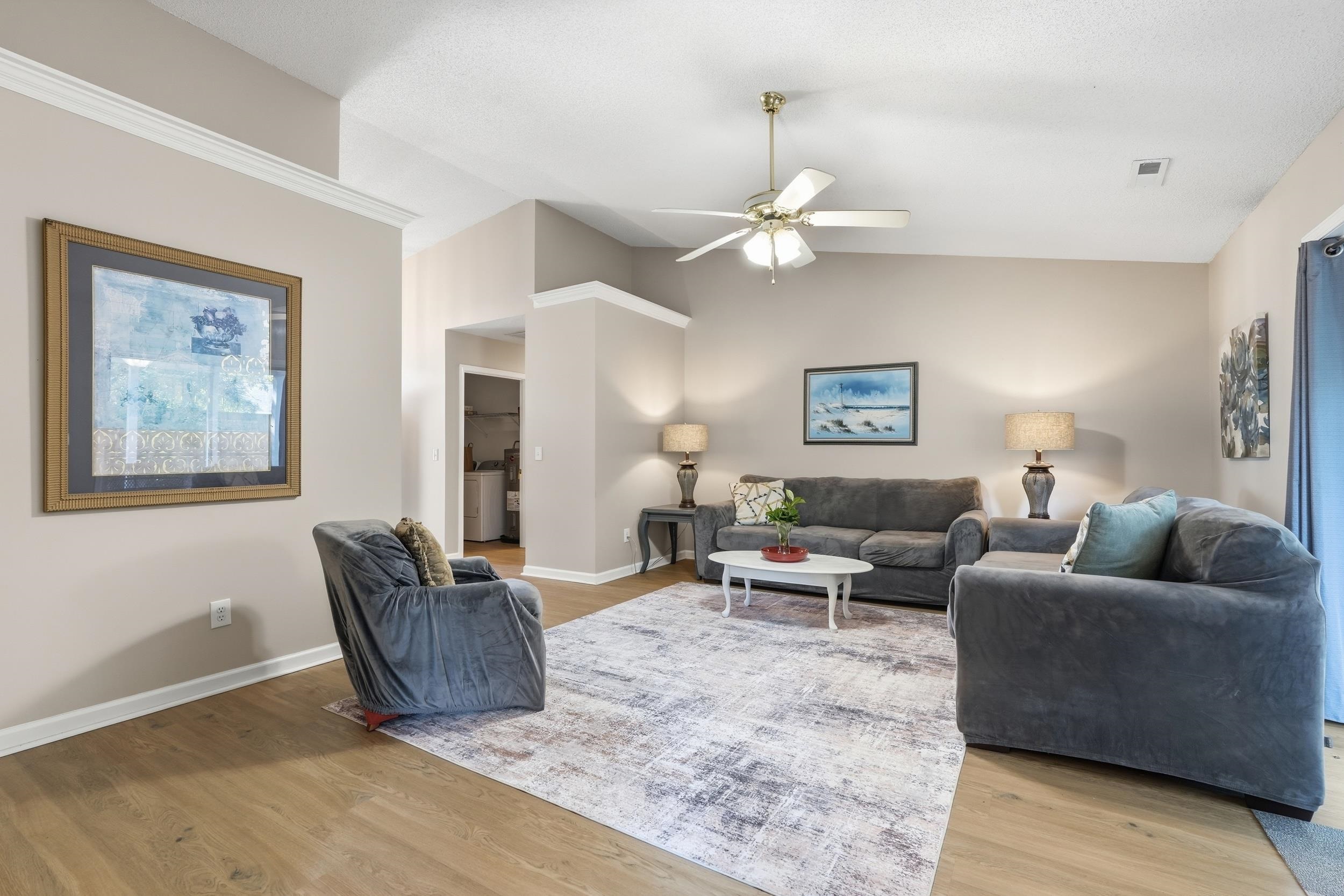 526 Waverly Loop Property Photo 6