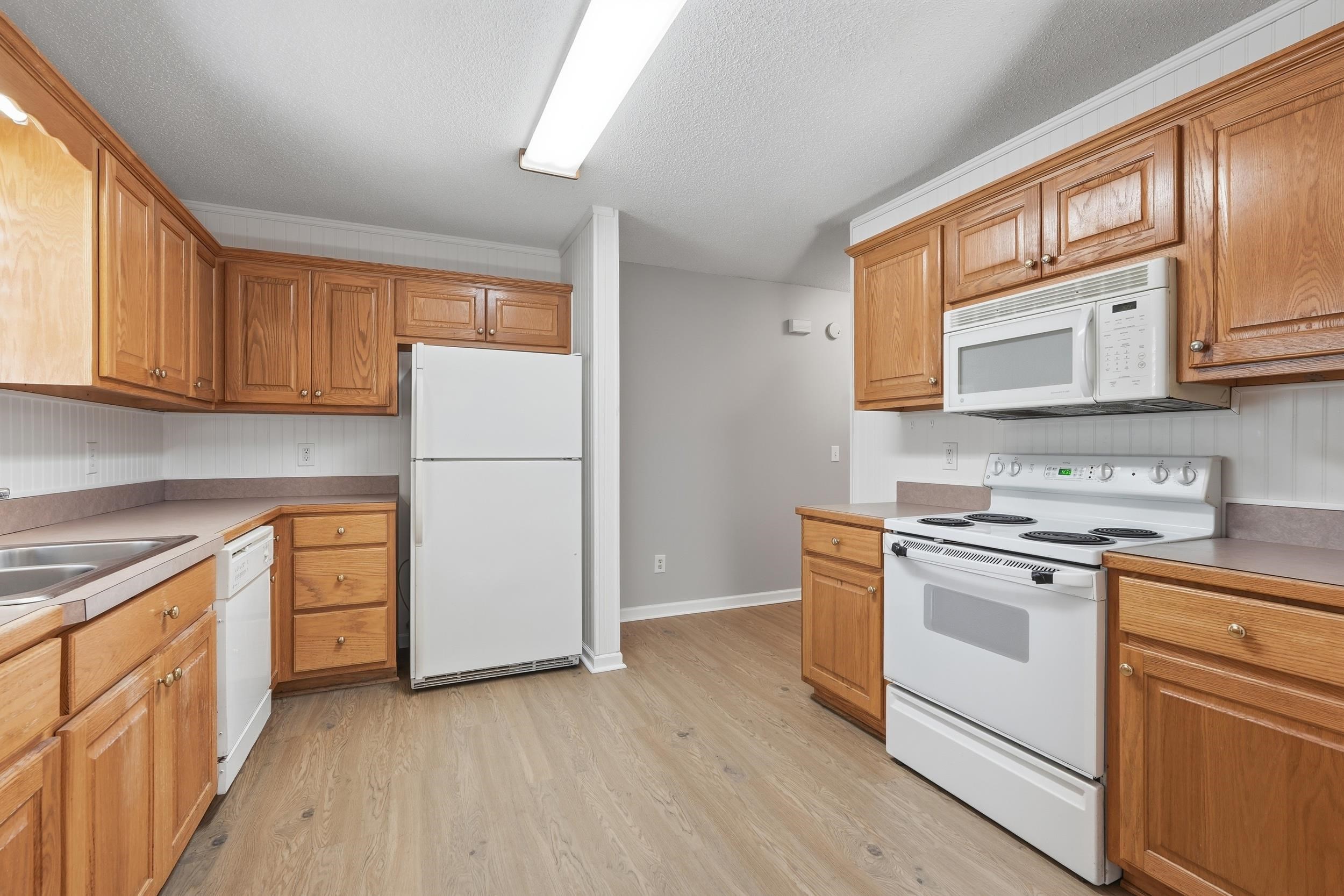 526 Waverly Loop Property Photo 8