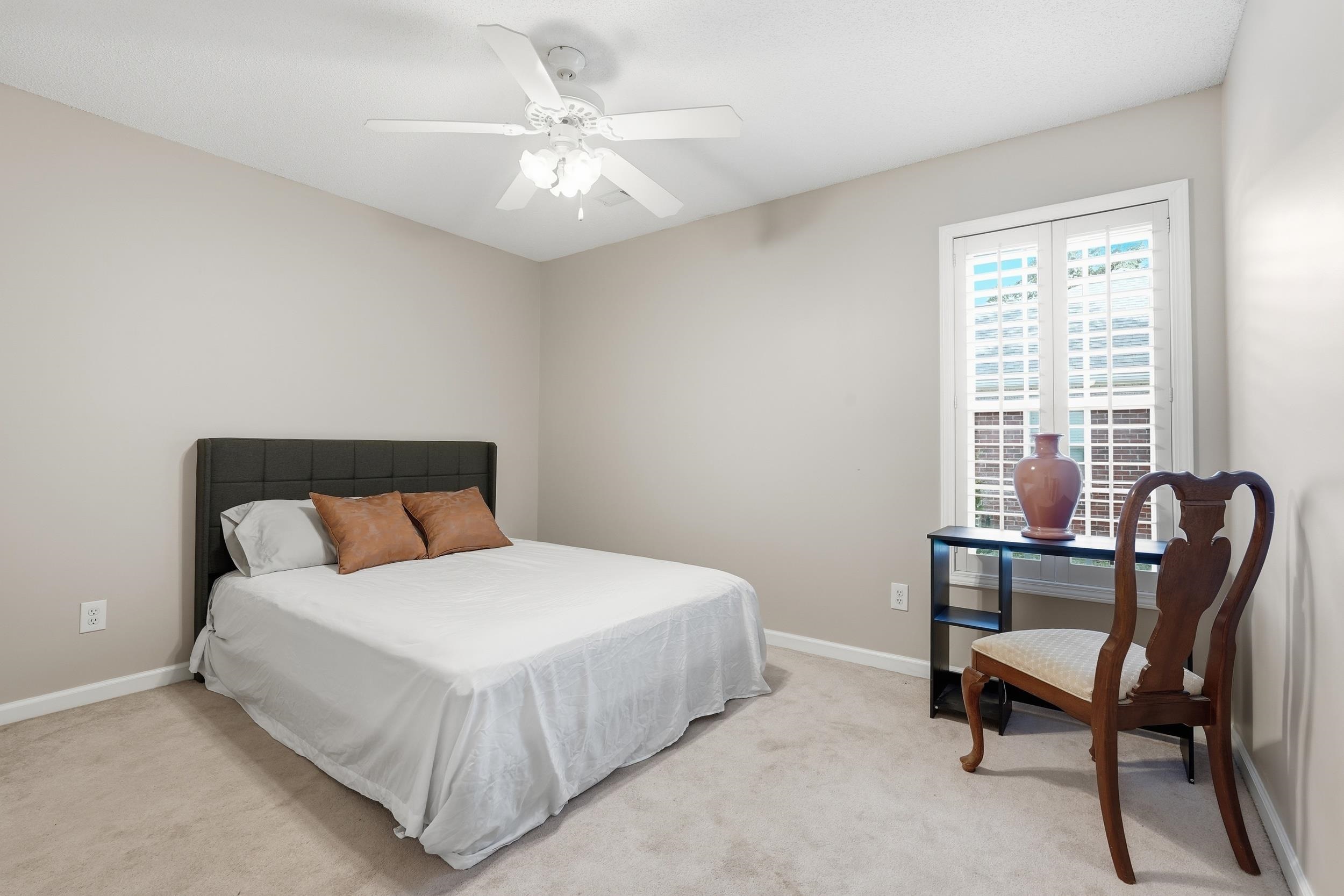 526 Waverly Loop Property Photo 14