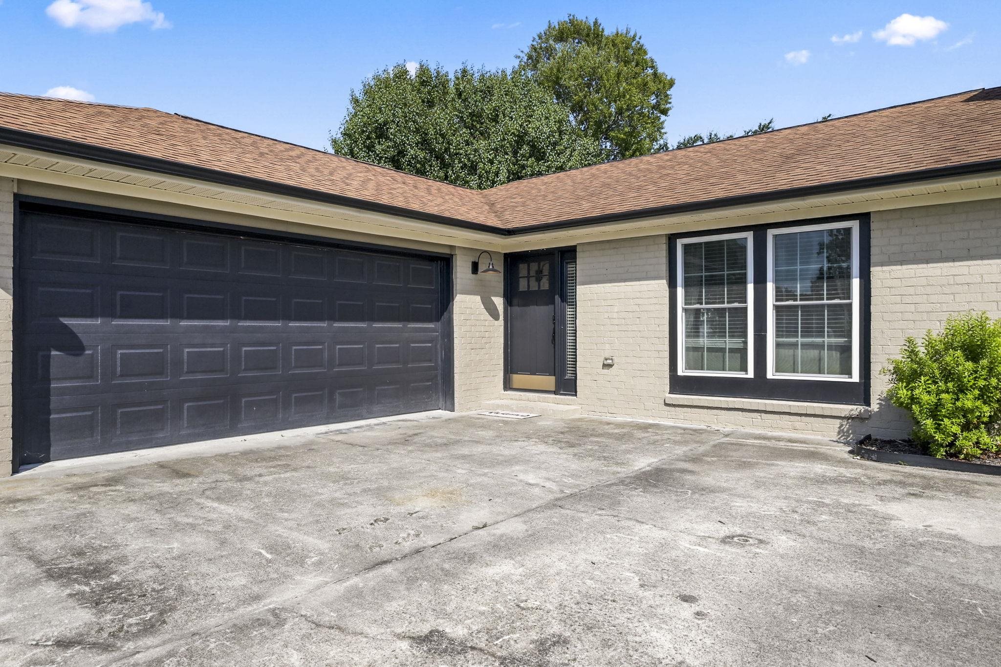 1008 Plantation Dr. Property Photo 3