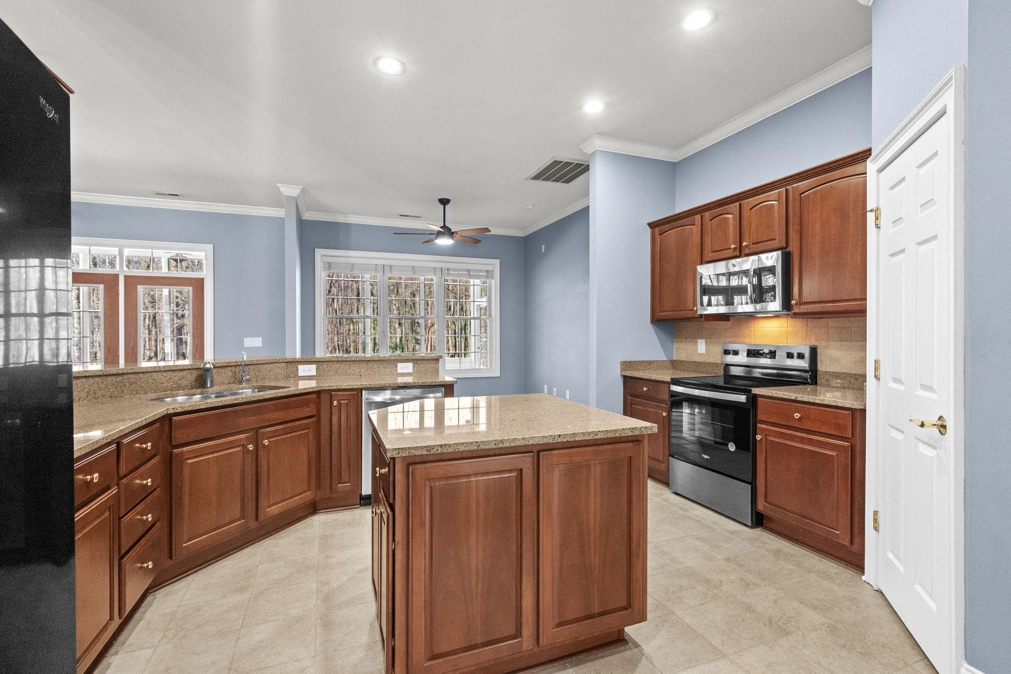 248 Long Ridge Dr. Property Photo 5