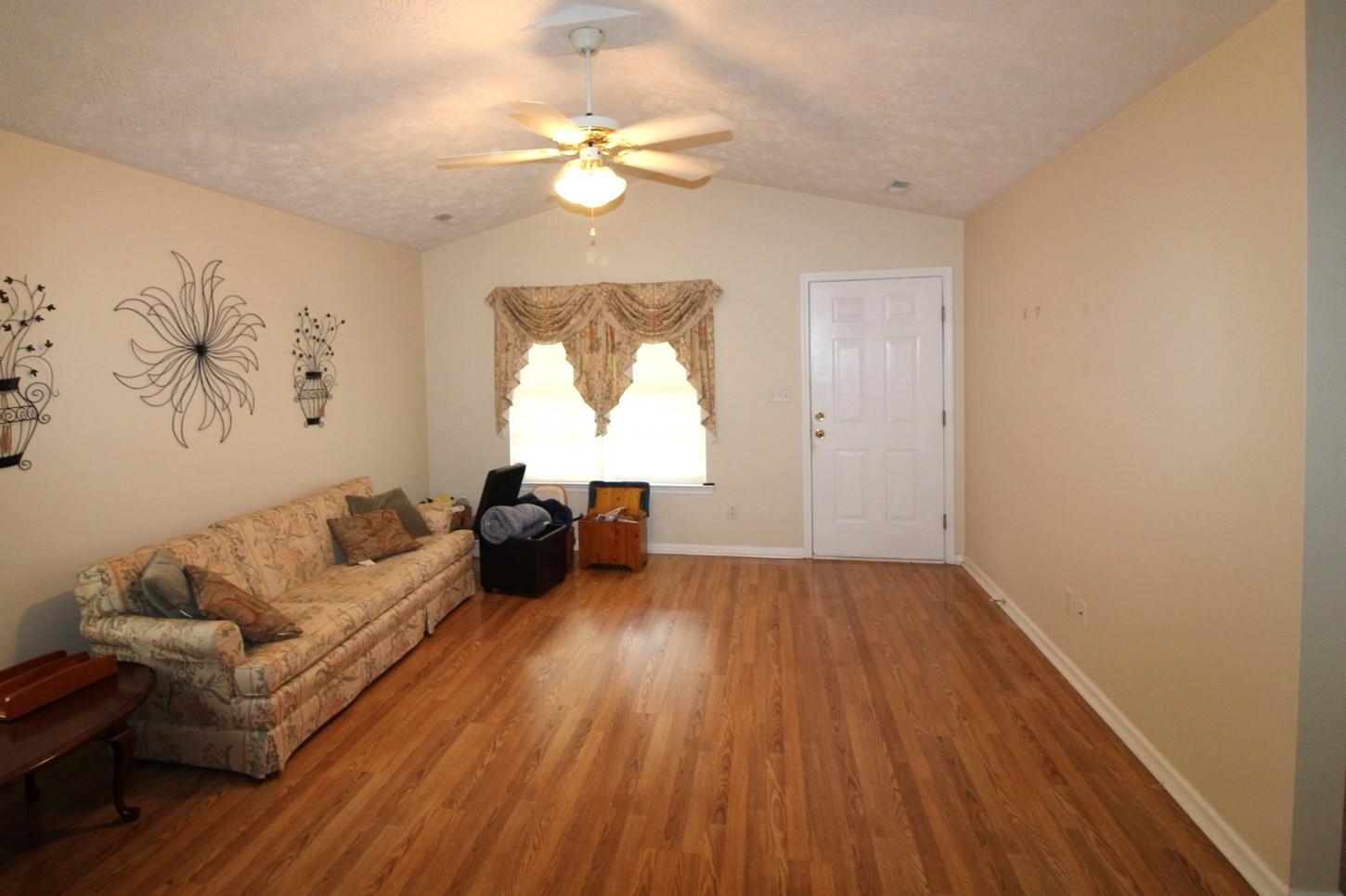 1280 Pollen Loop Property Photo 2