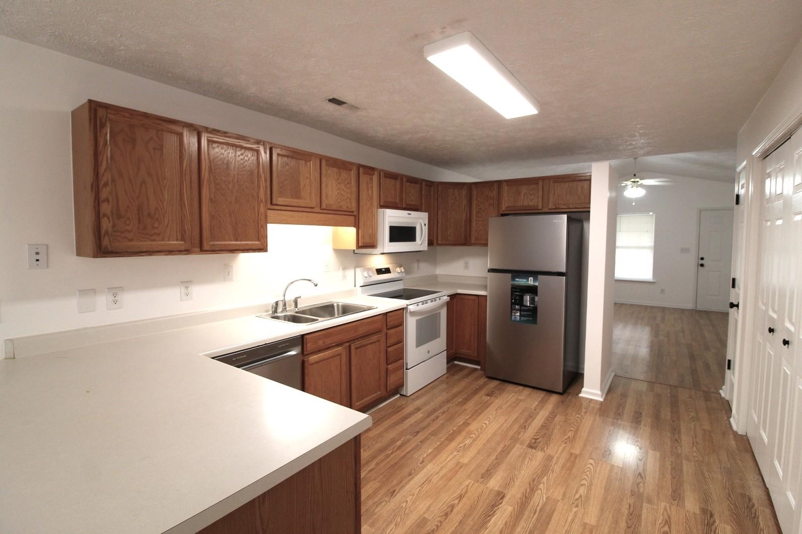 1280 Pollen Loop Property Photo 8