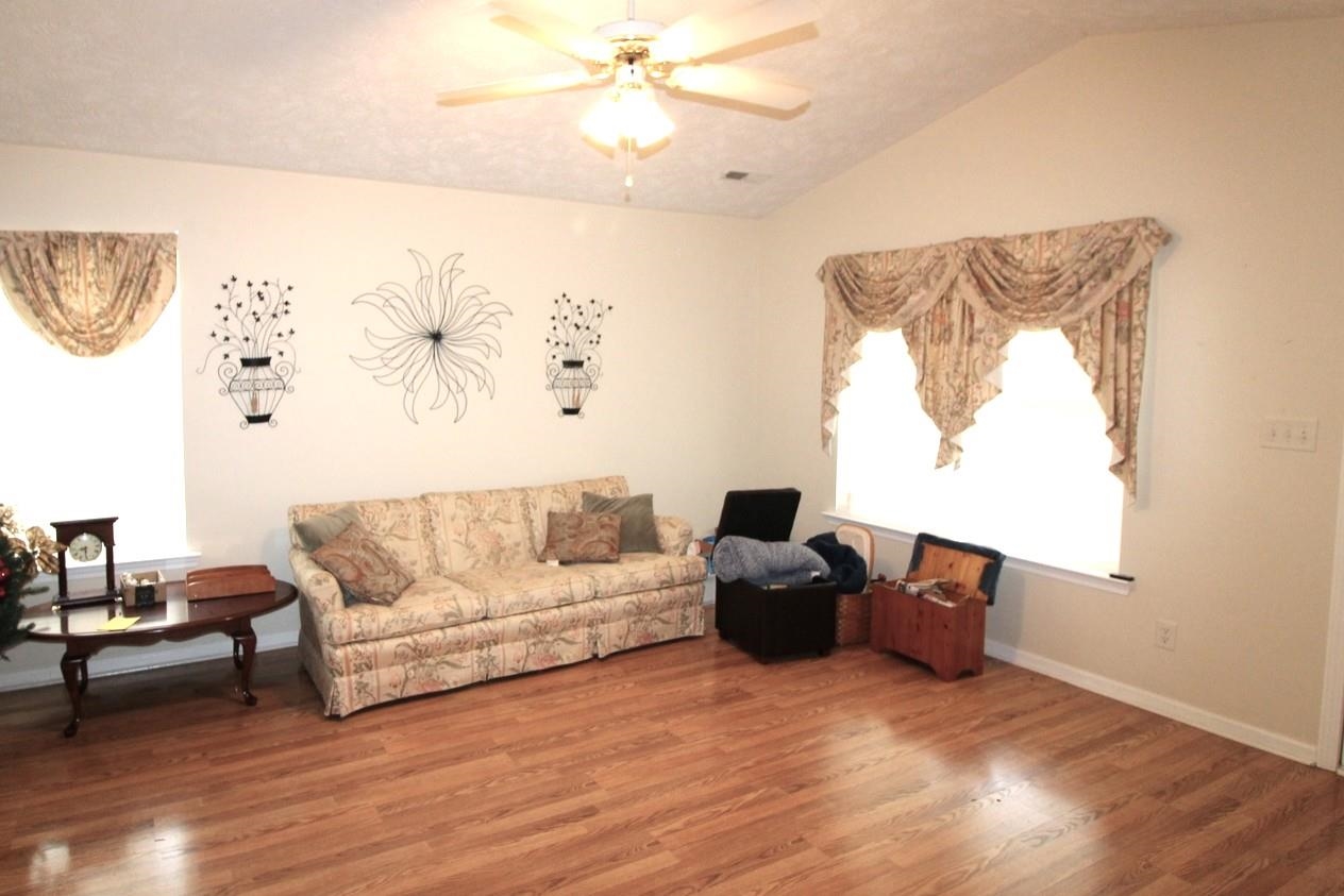 1280 Pollen Loop Property Photo 14