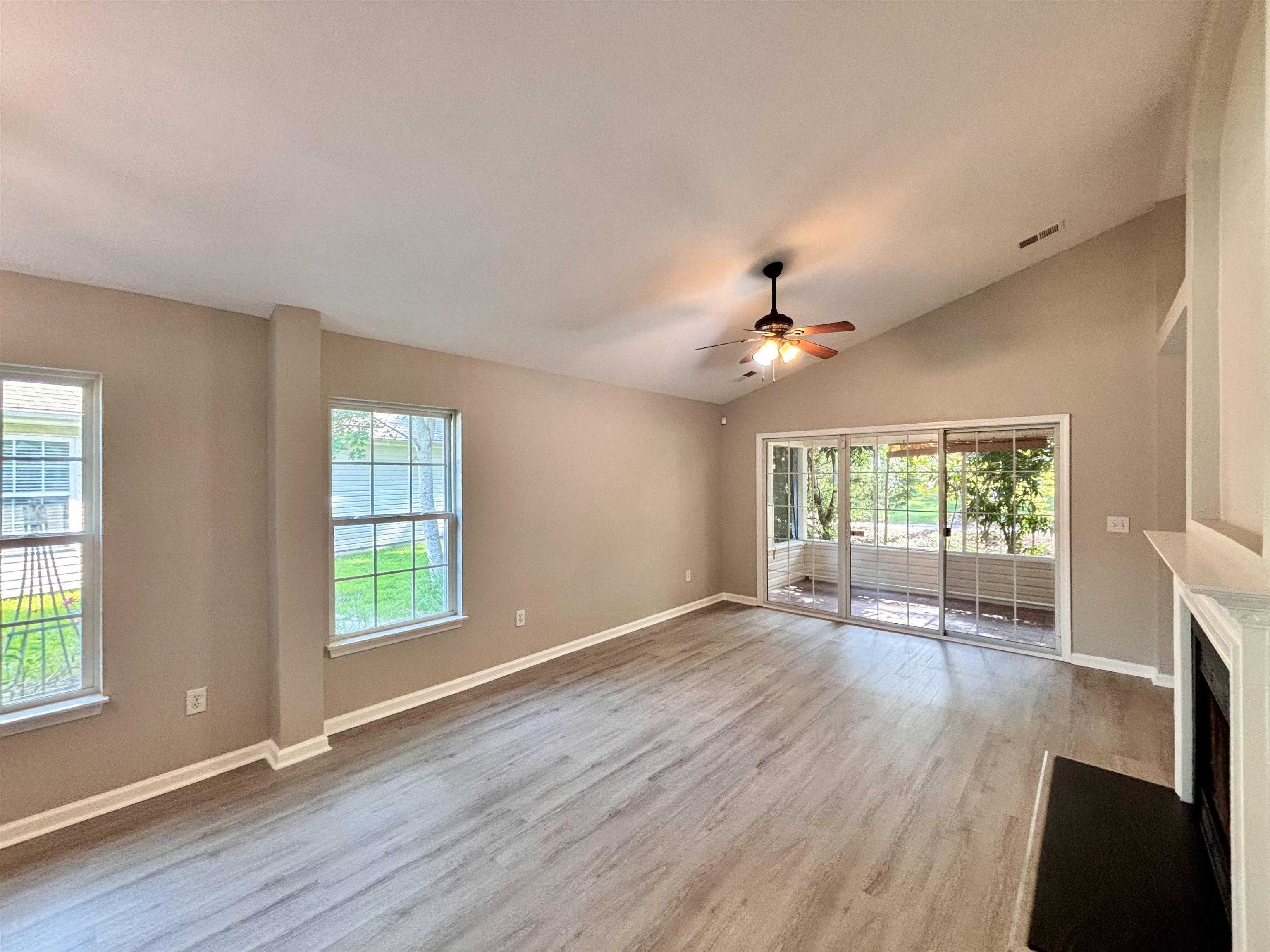 605 Needlerush Ct. Property Photo 6