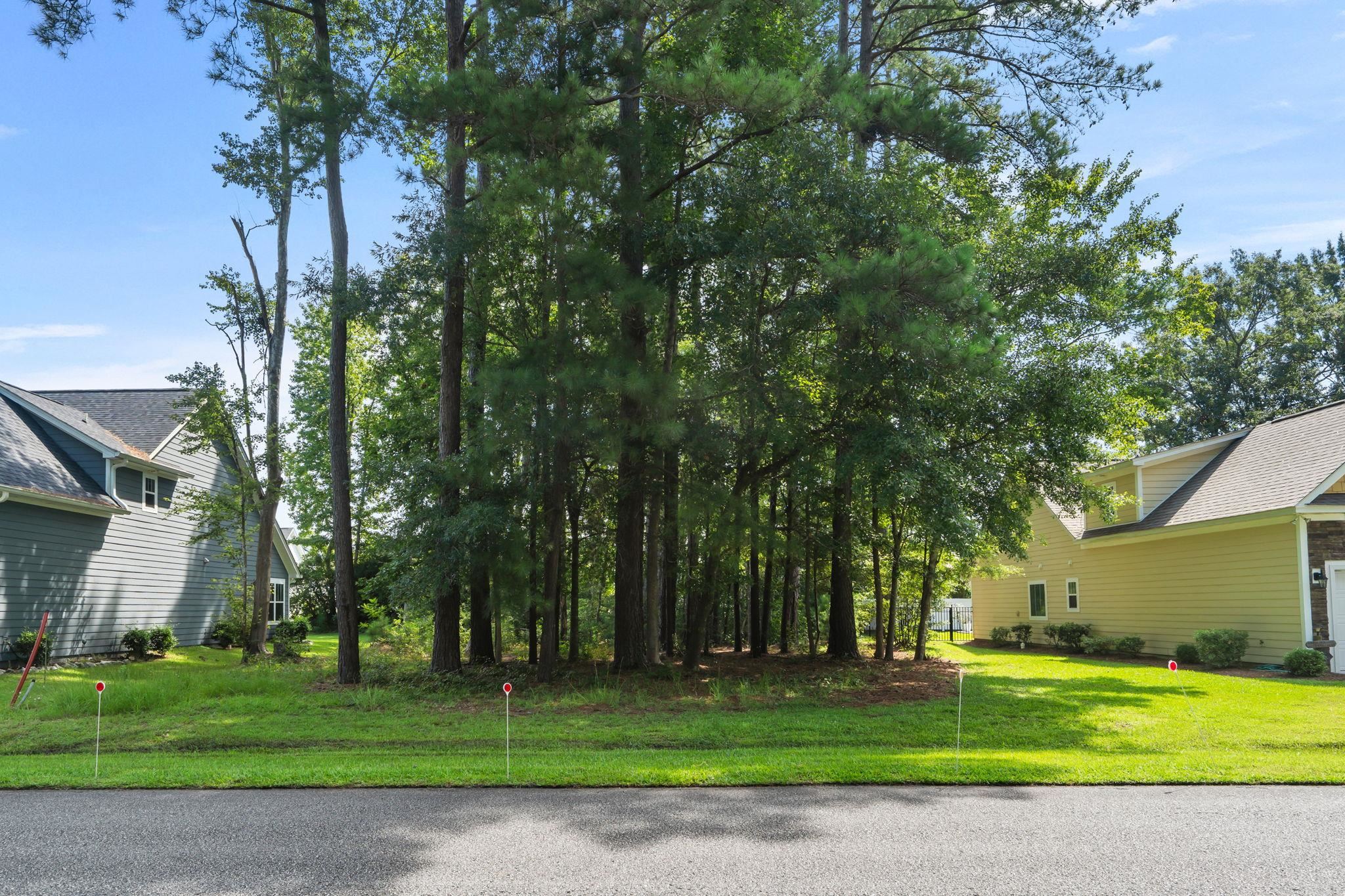 677 Shaftesbury Ln. Property Photo 1