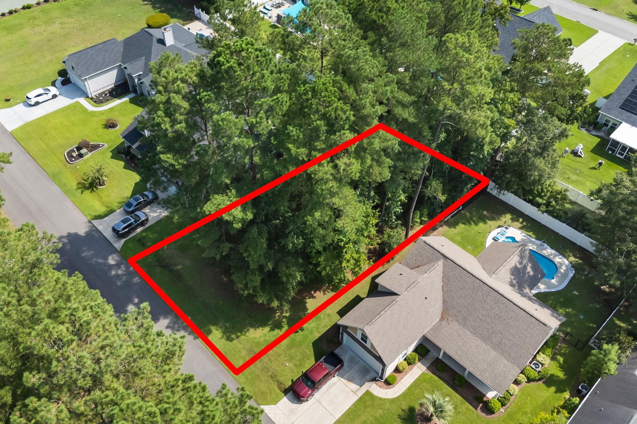 677 Shaftesbury Ln. Property Photo 8