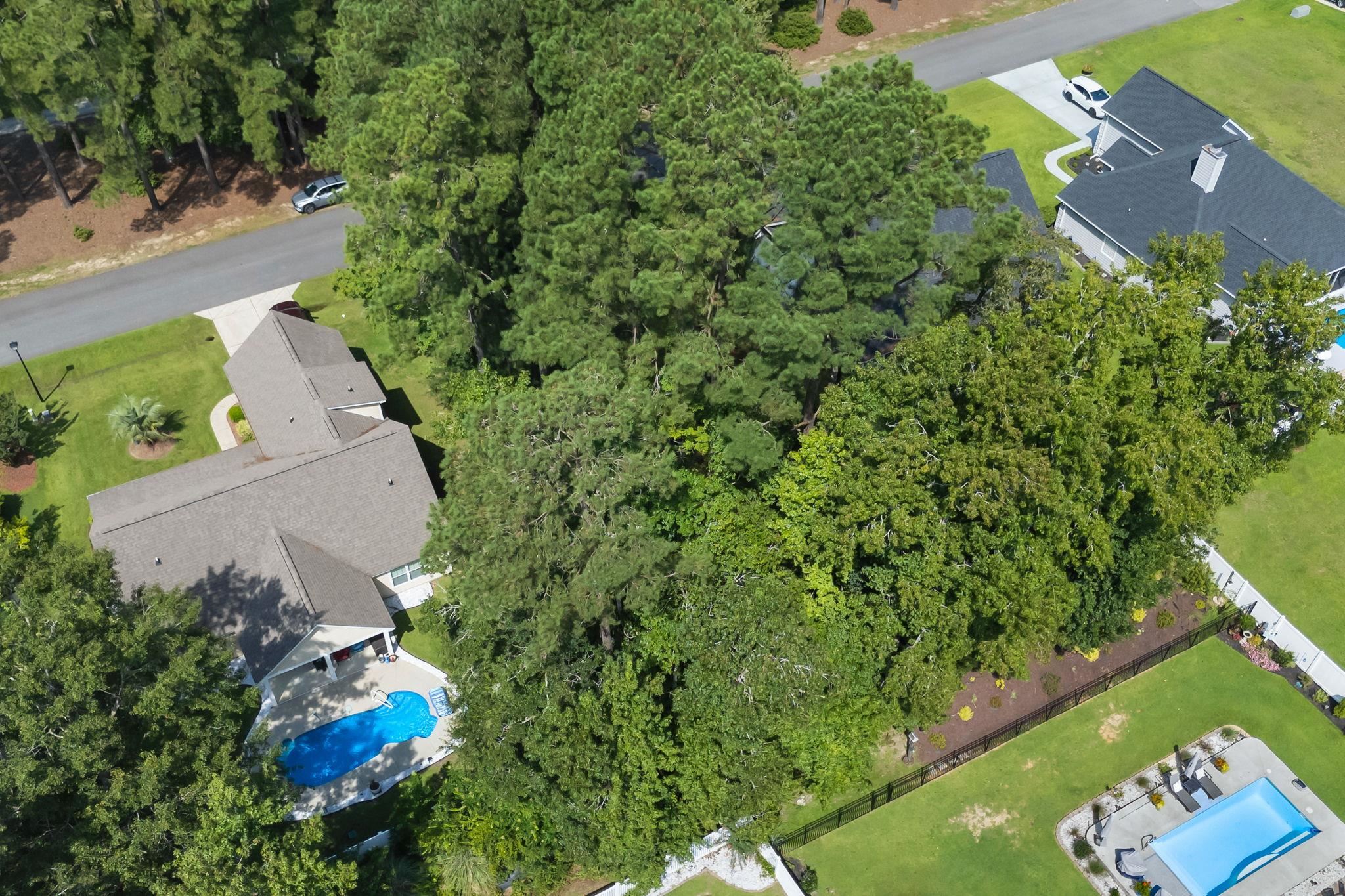 677 Shaftesbury Ln. Property Photo 13