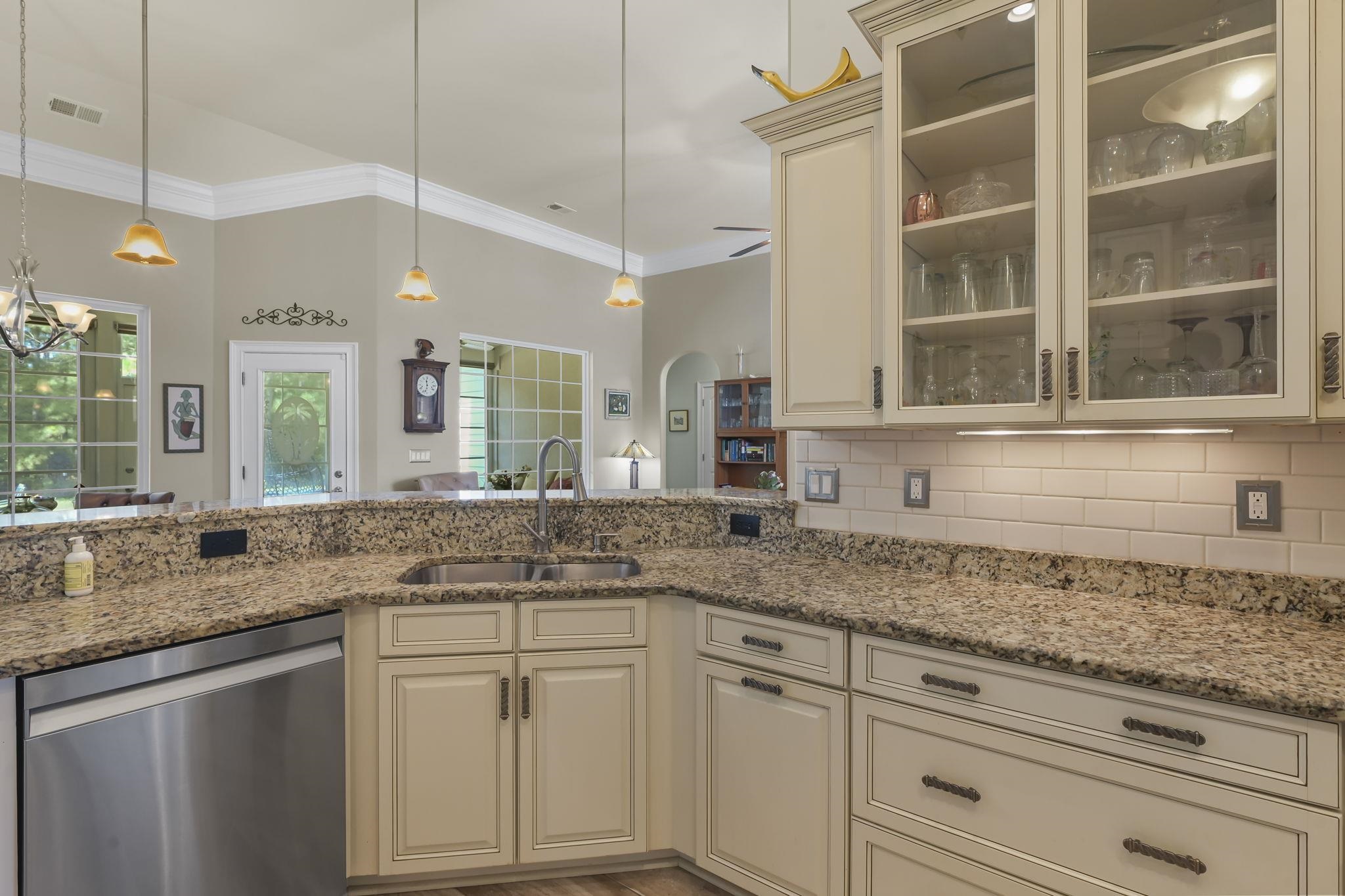 617 Evers Loop Property Photo 10