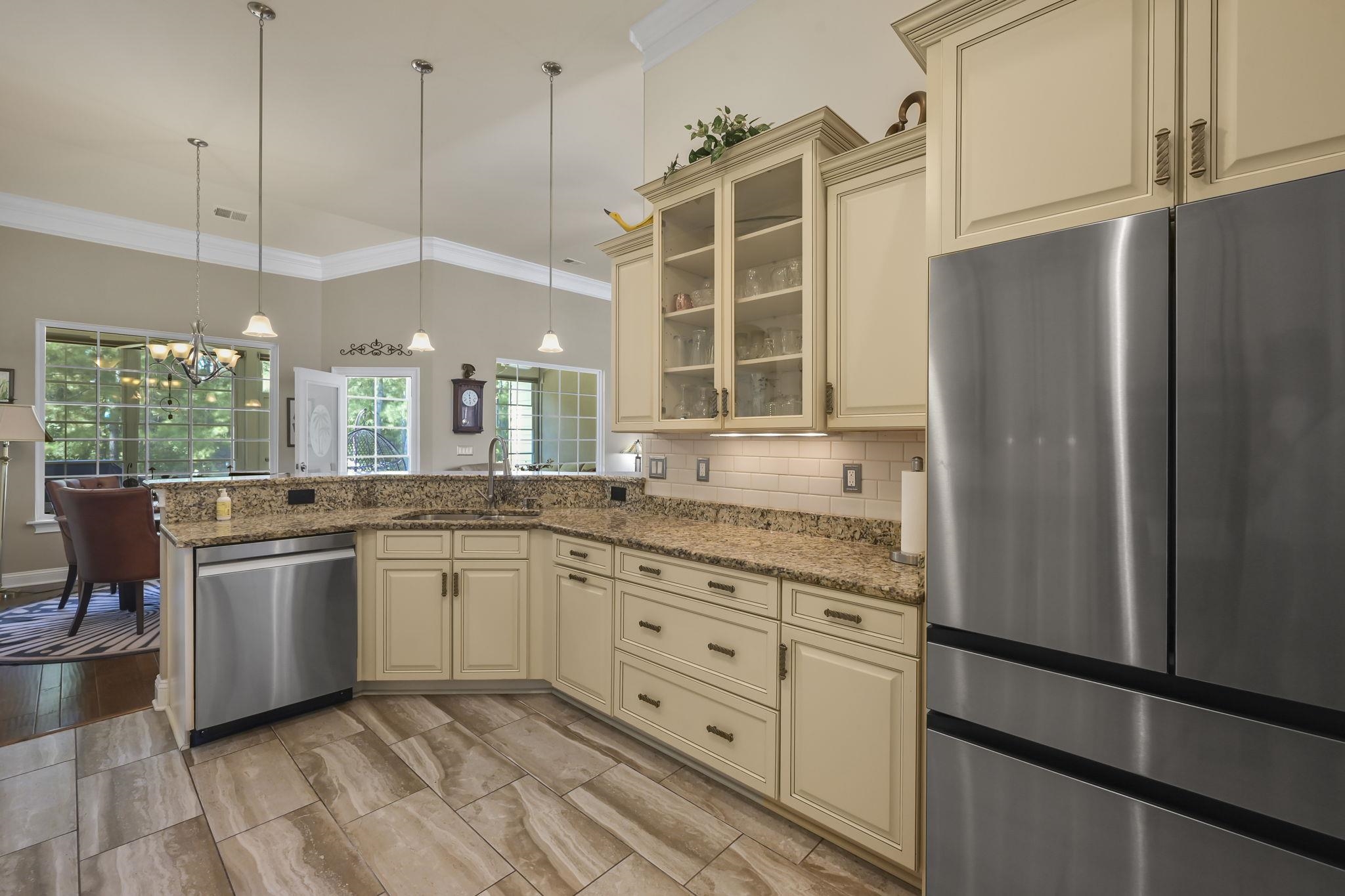 617 Evers Loop Property Photo 11