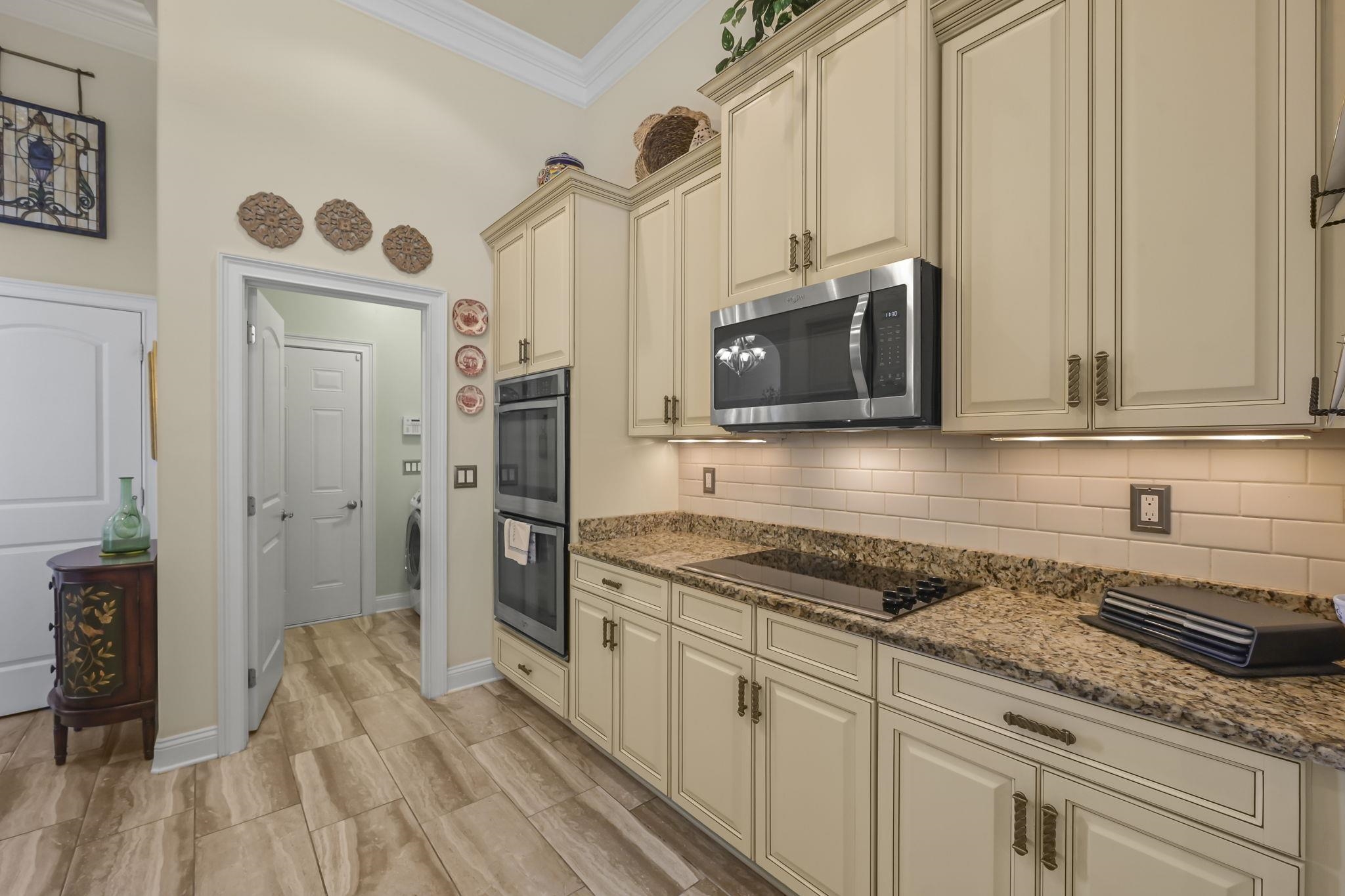 617 Evers Loop Property Photo 13