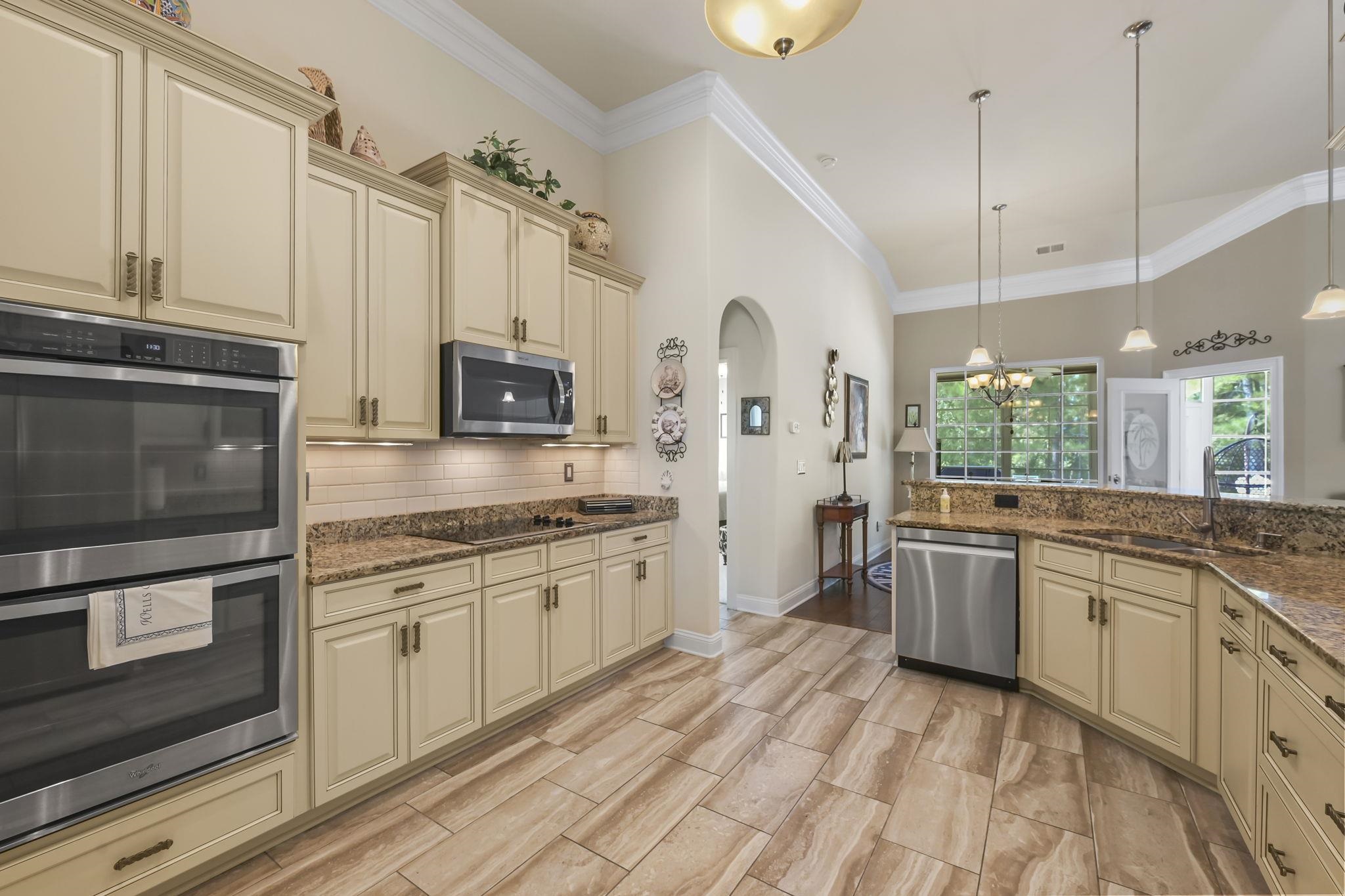 617 Evers Loop Property Photo 16