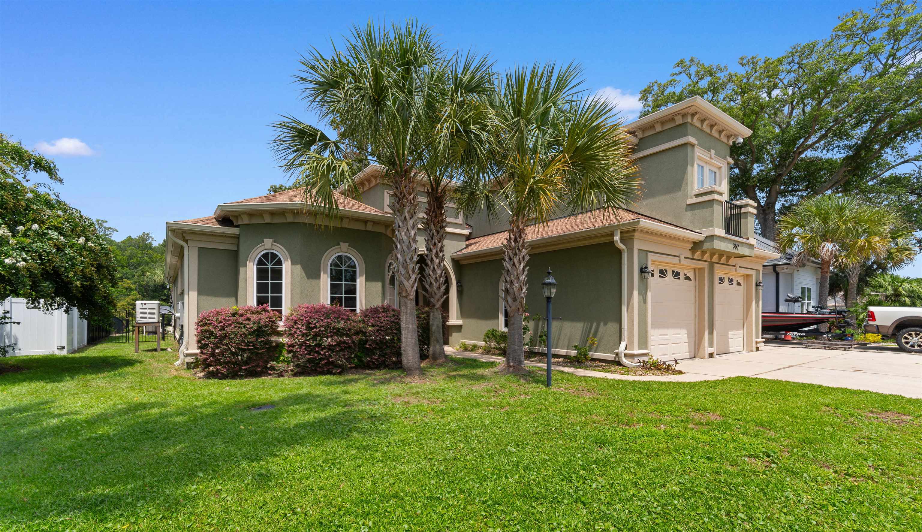 352 Waterside Dr. Property Photo 2