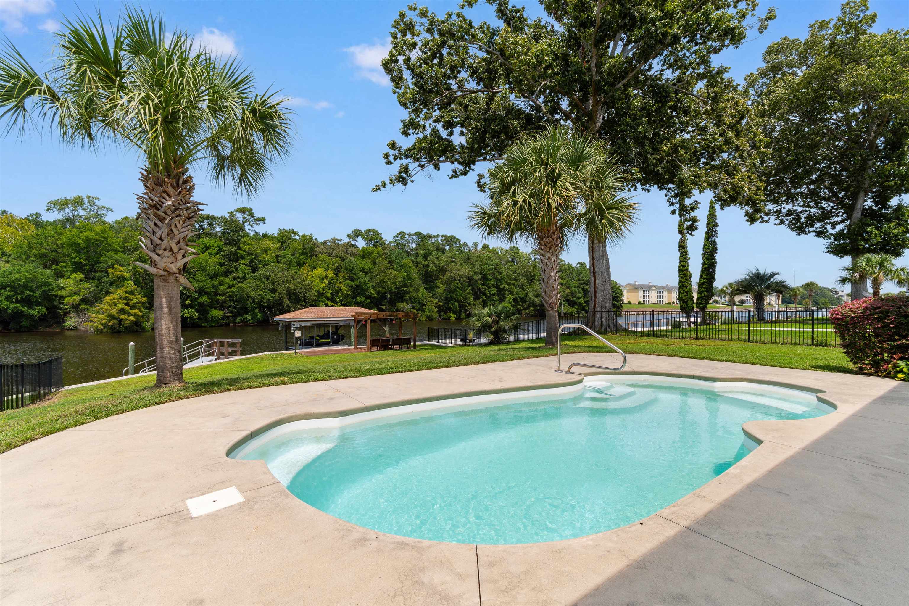 352 Waterside Dr. Property Photo 4