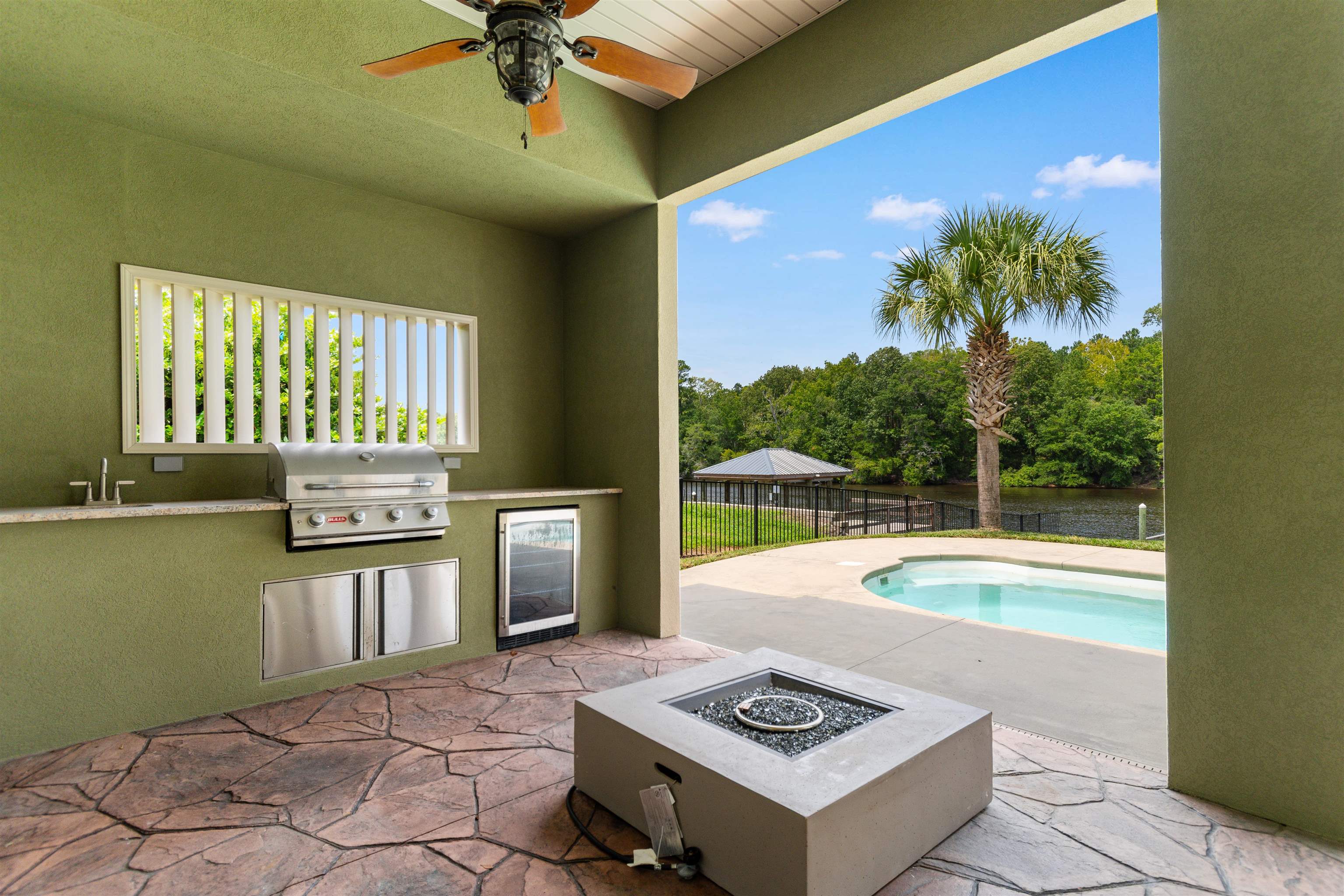 352 Waterside Dr. Property Photo 46