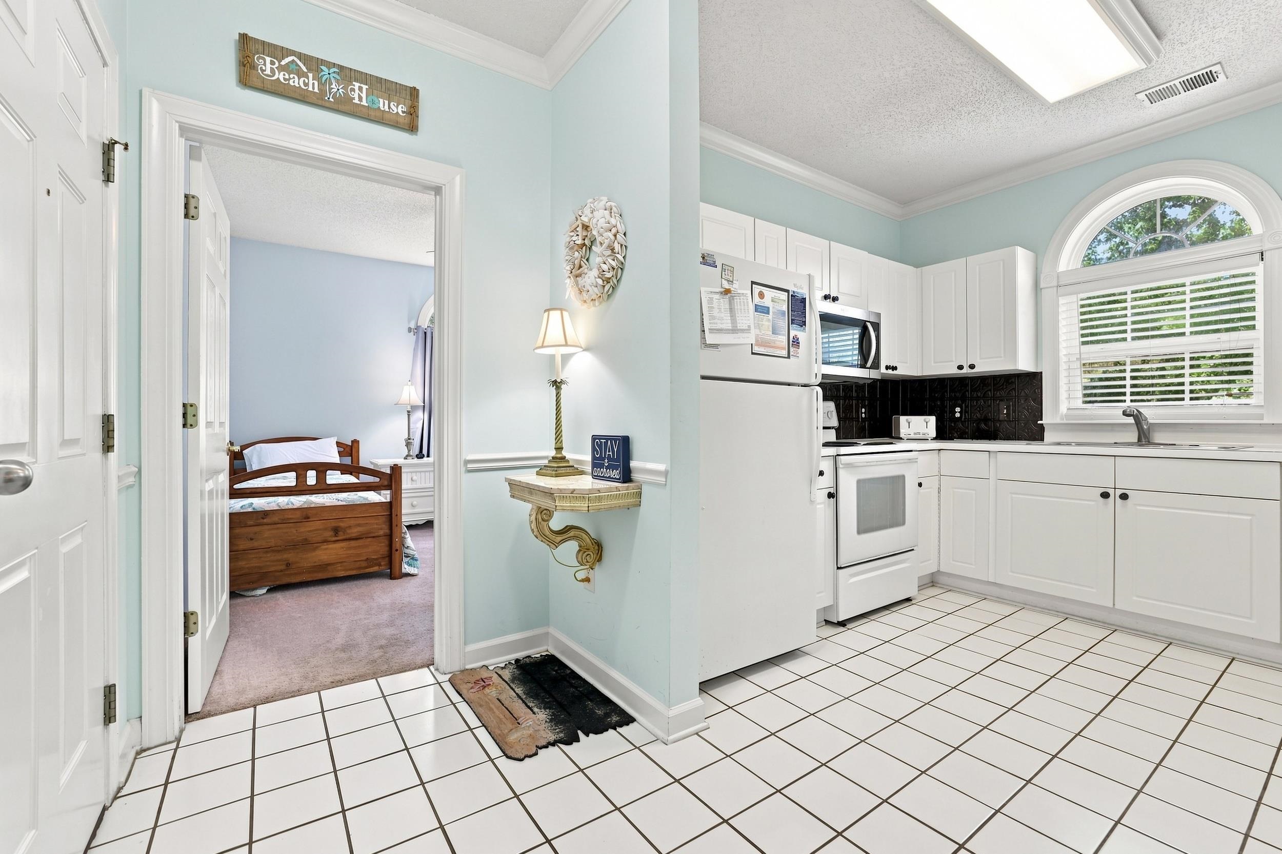 5825 Catalina Dr. Property Photo 14