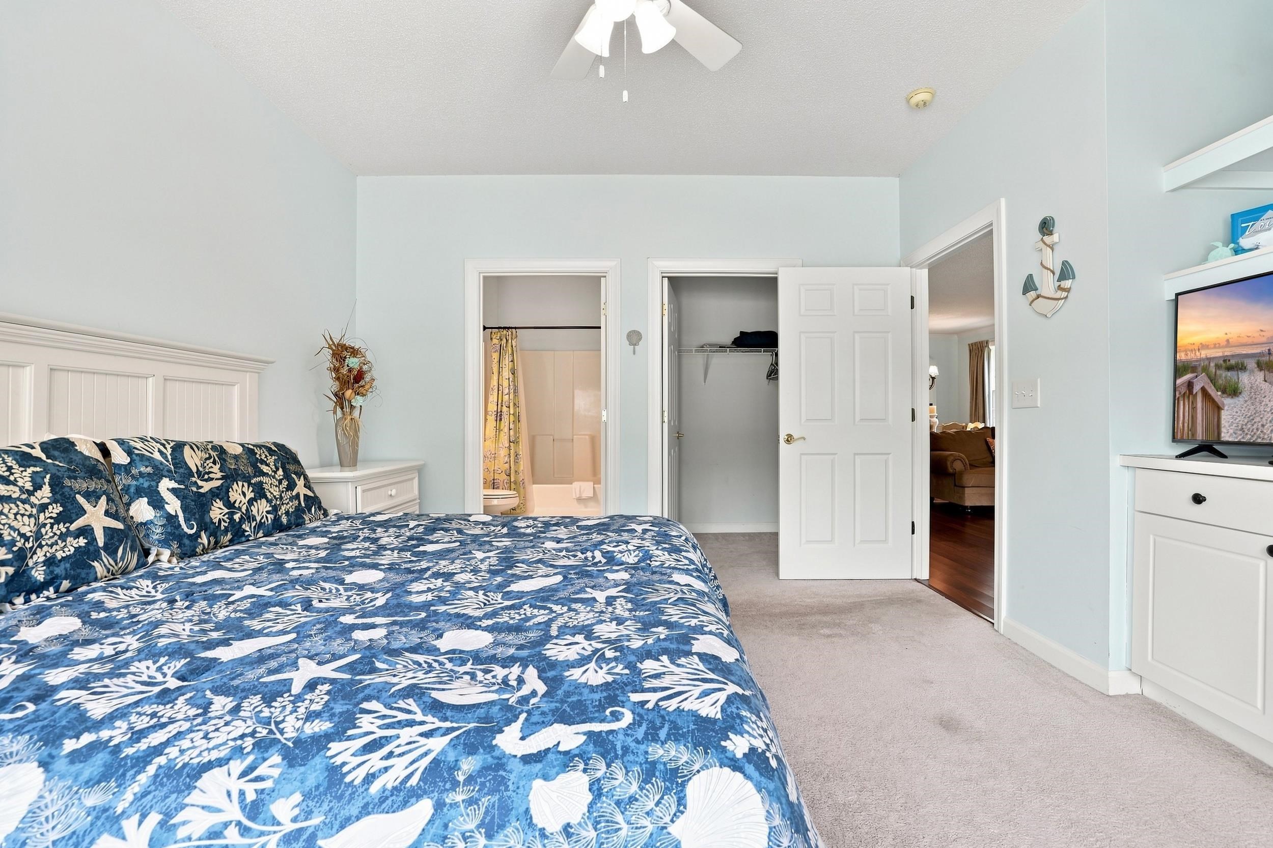 5825 Catalina Dr. Property Photo 23