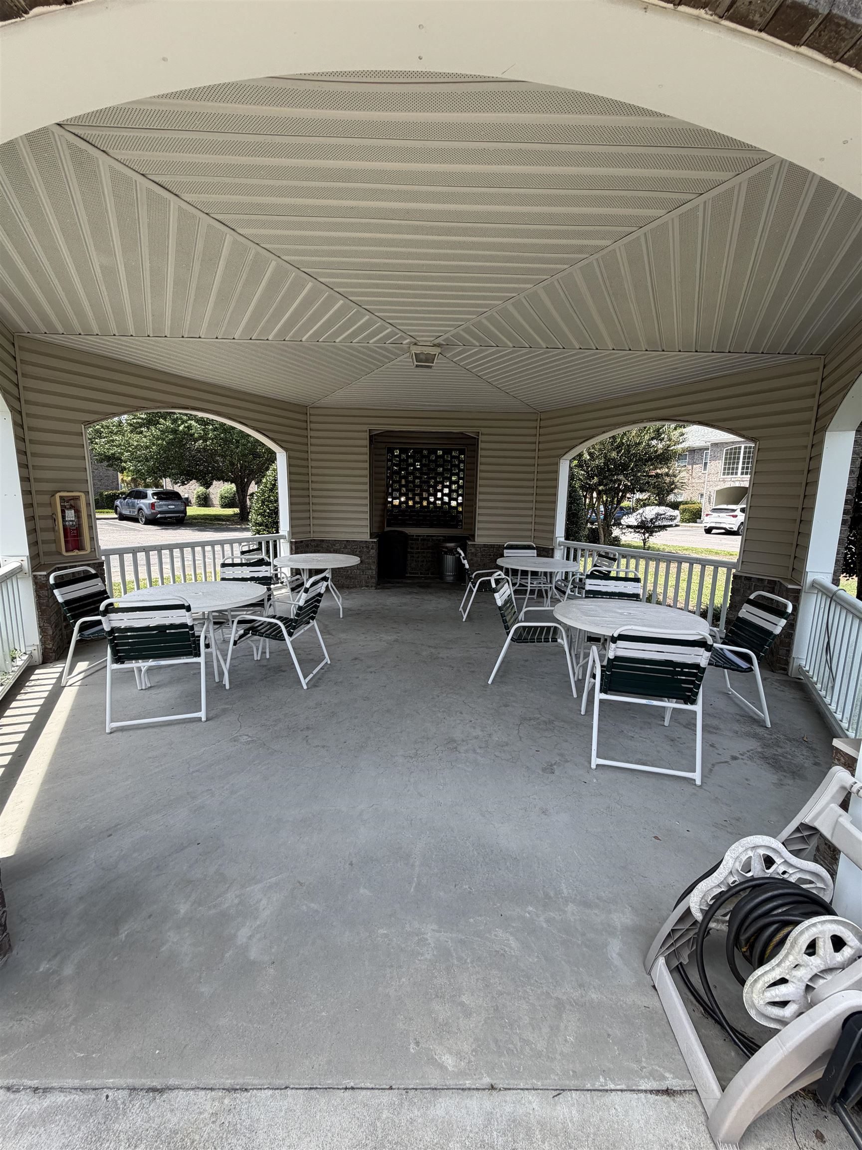 300 Willow Green Dr. Property Photo 27