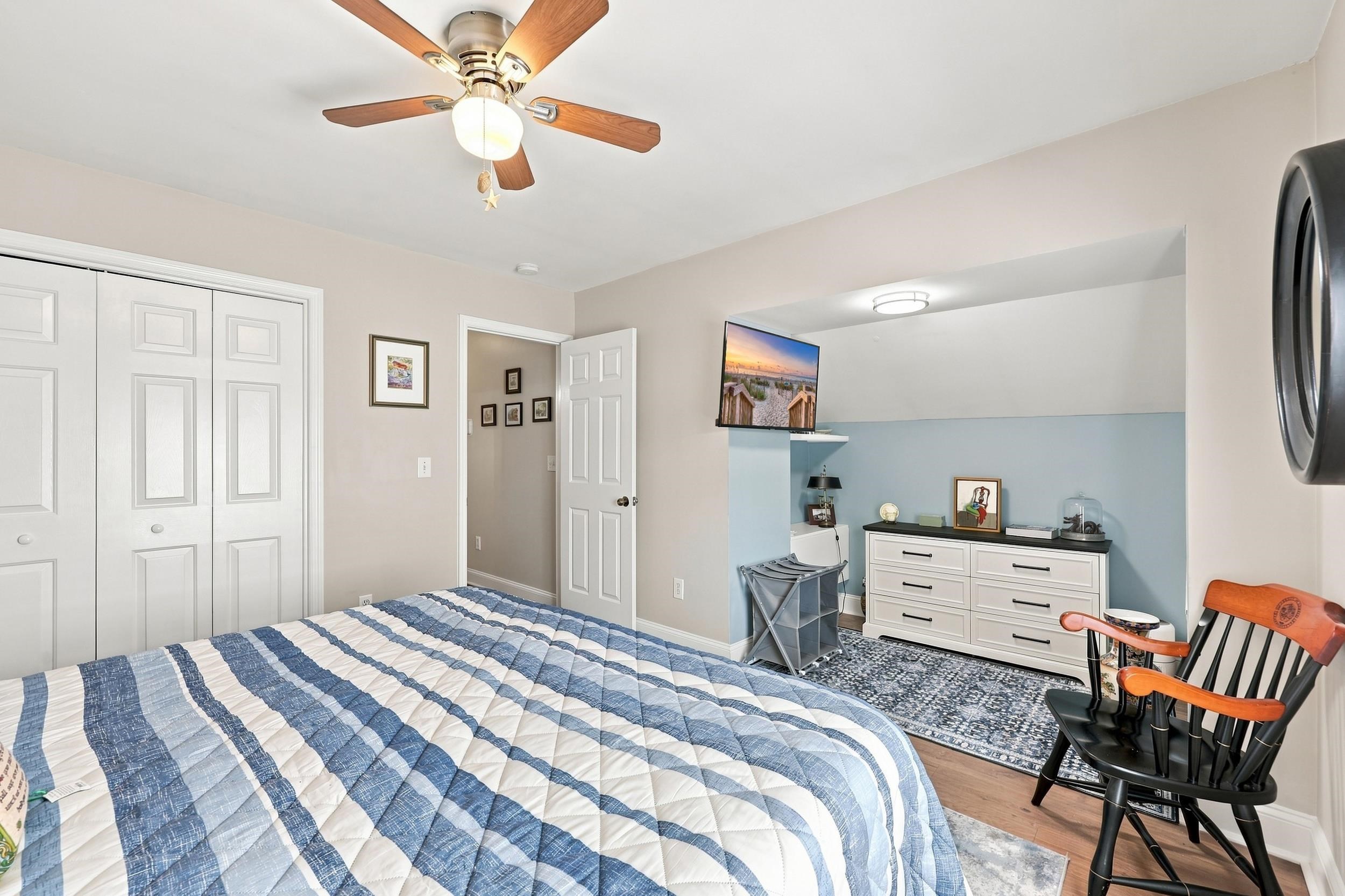 221 Spring Lake Dr. Property Photo 33