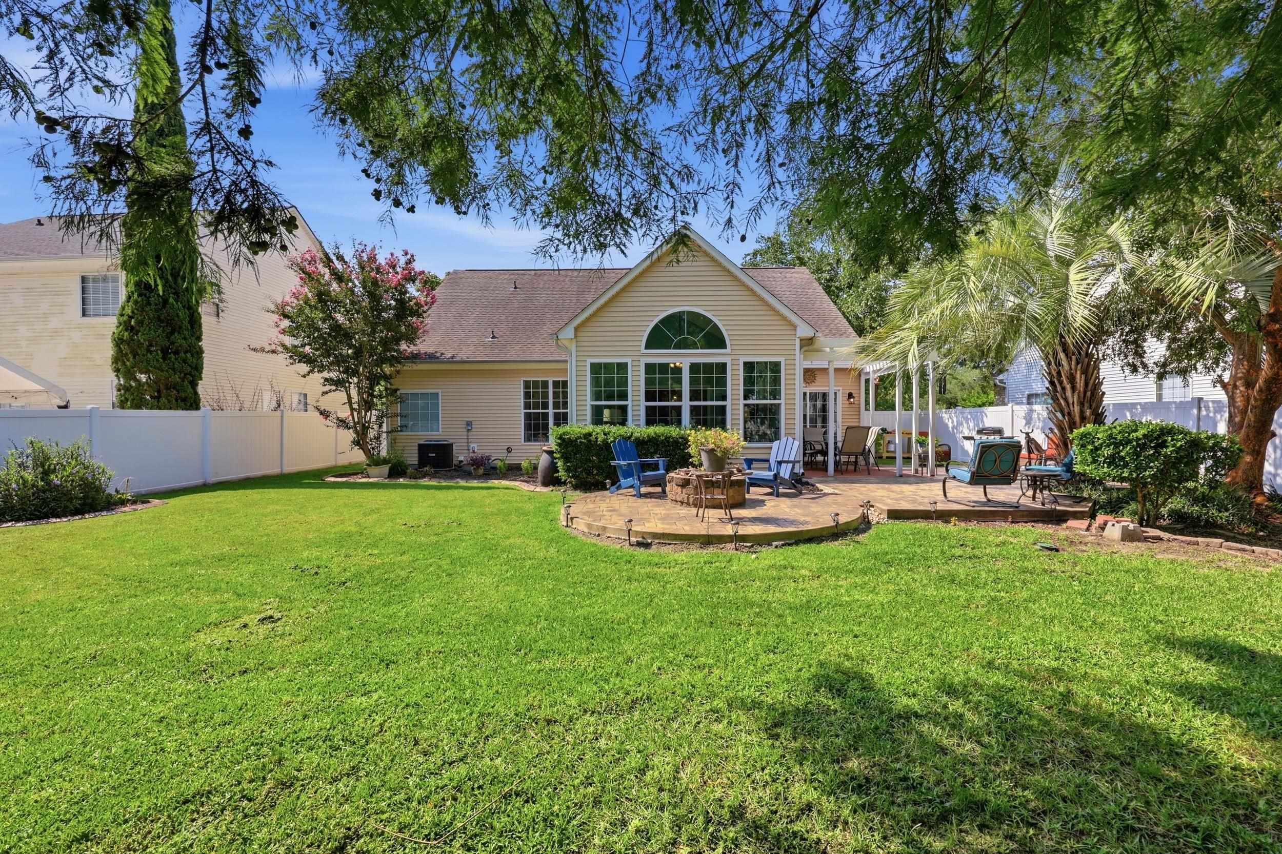 221 Spring Lake Dr. Property Photo 47