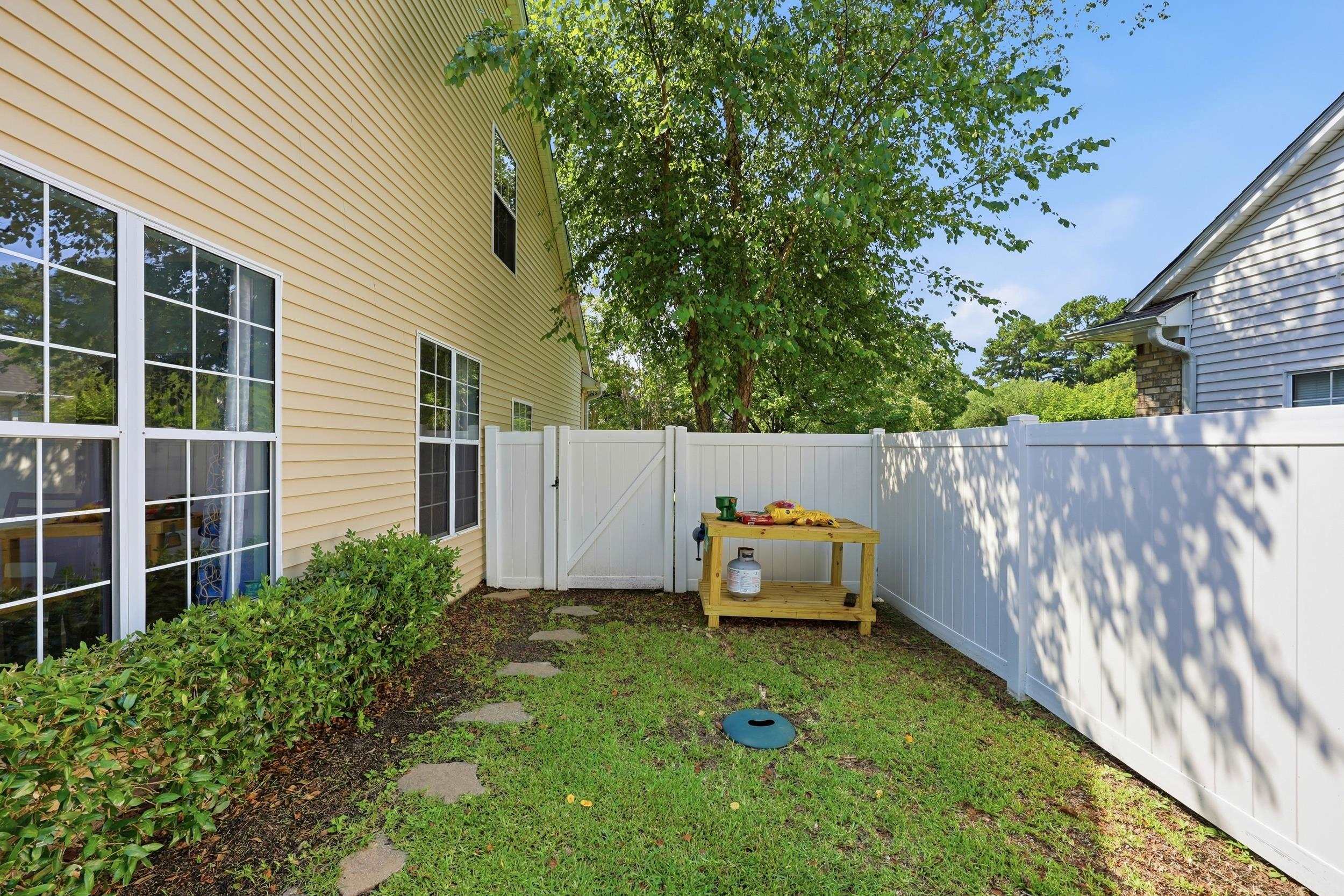 221 Spring Lake Dr. Property Photo 52