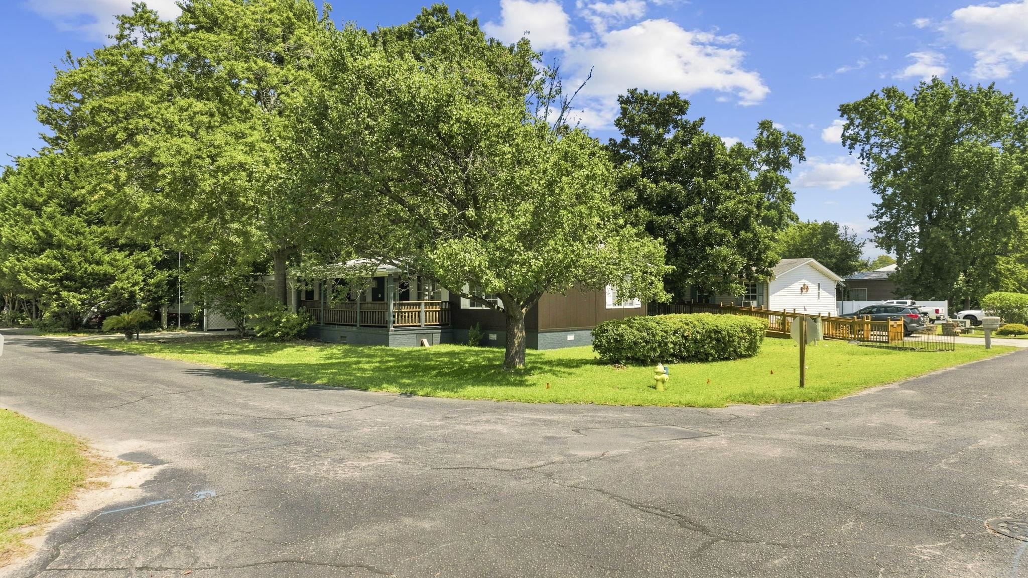 728 Garden Lake Dr. Property Photo 37