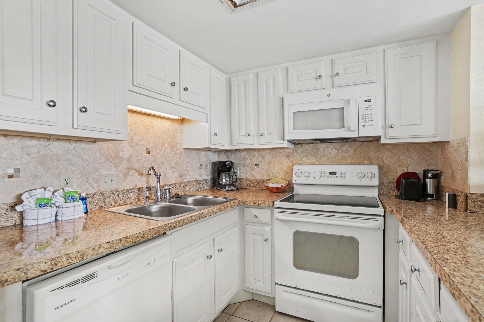 5511 N Ocean Blvd. Property Photo 12