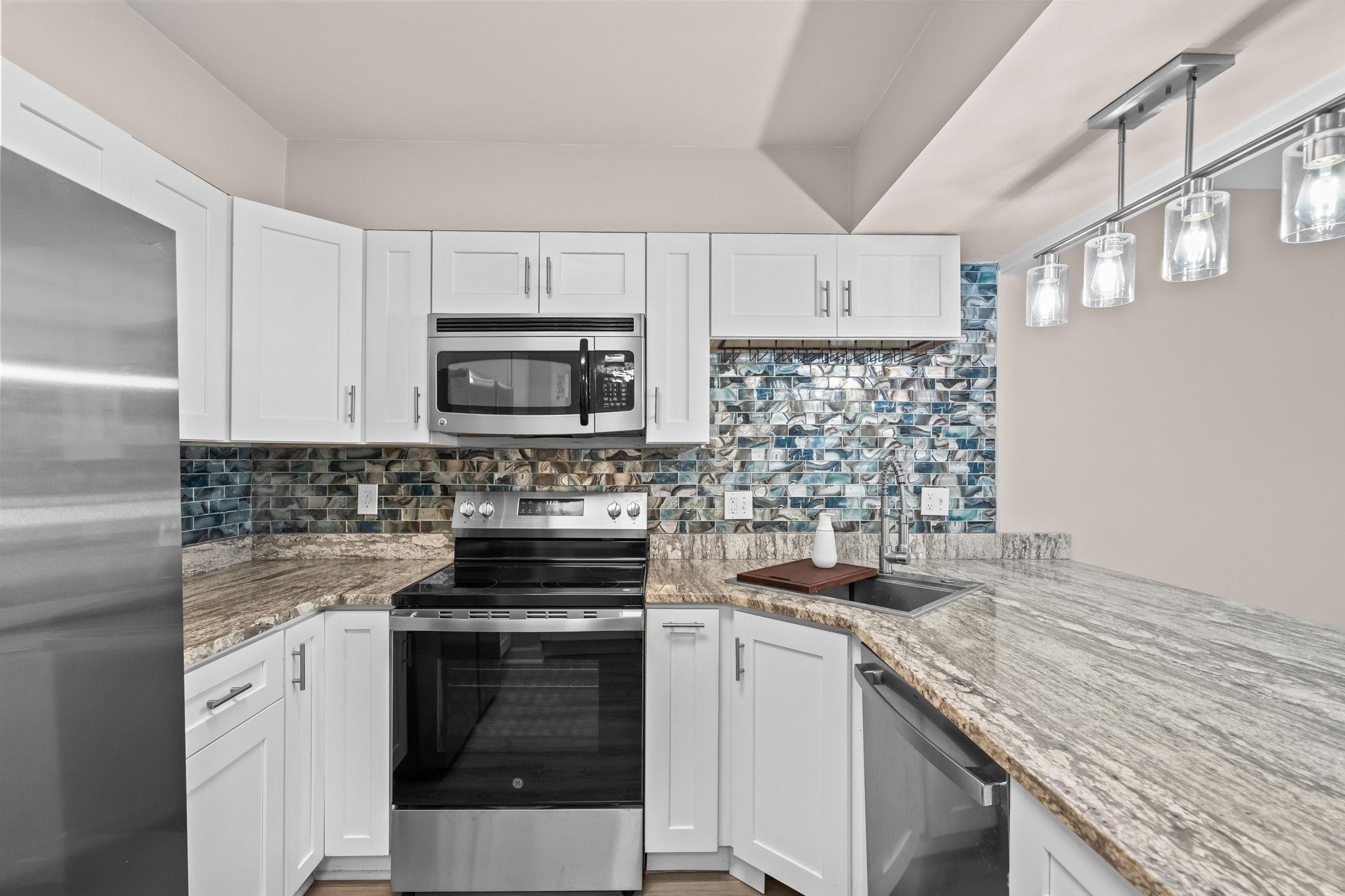 30 Peter Horry Ct. Property Photo 6