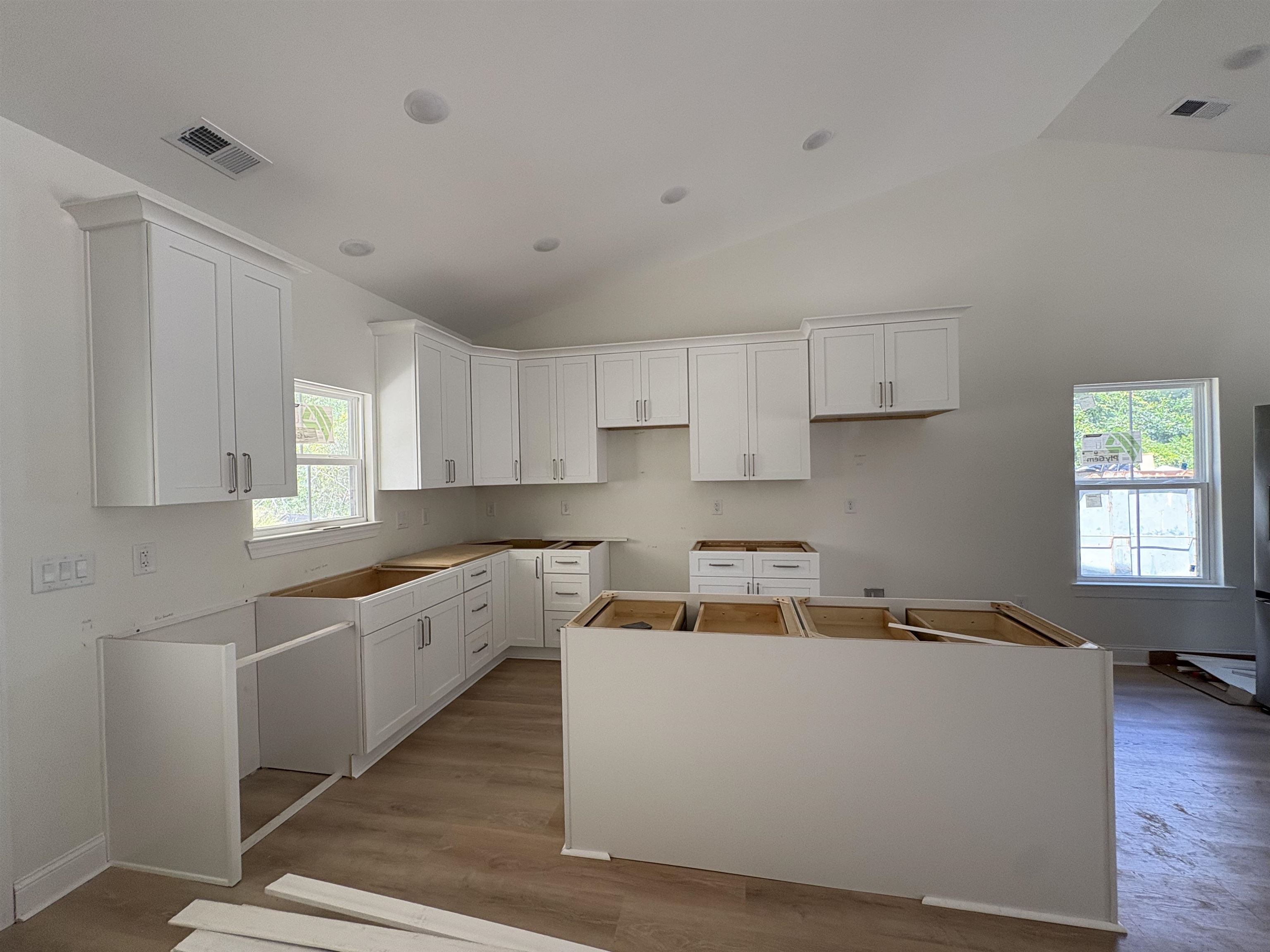 4340 Mineola Ave. Property Photo 8