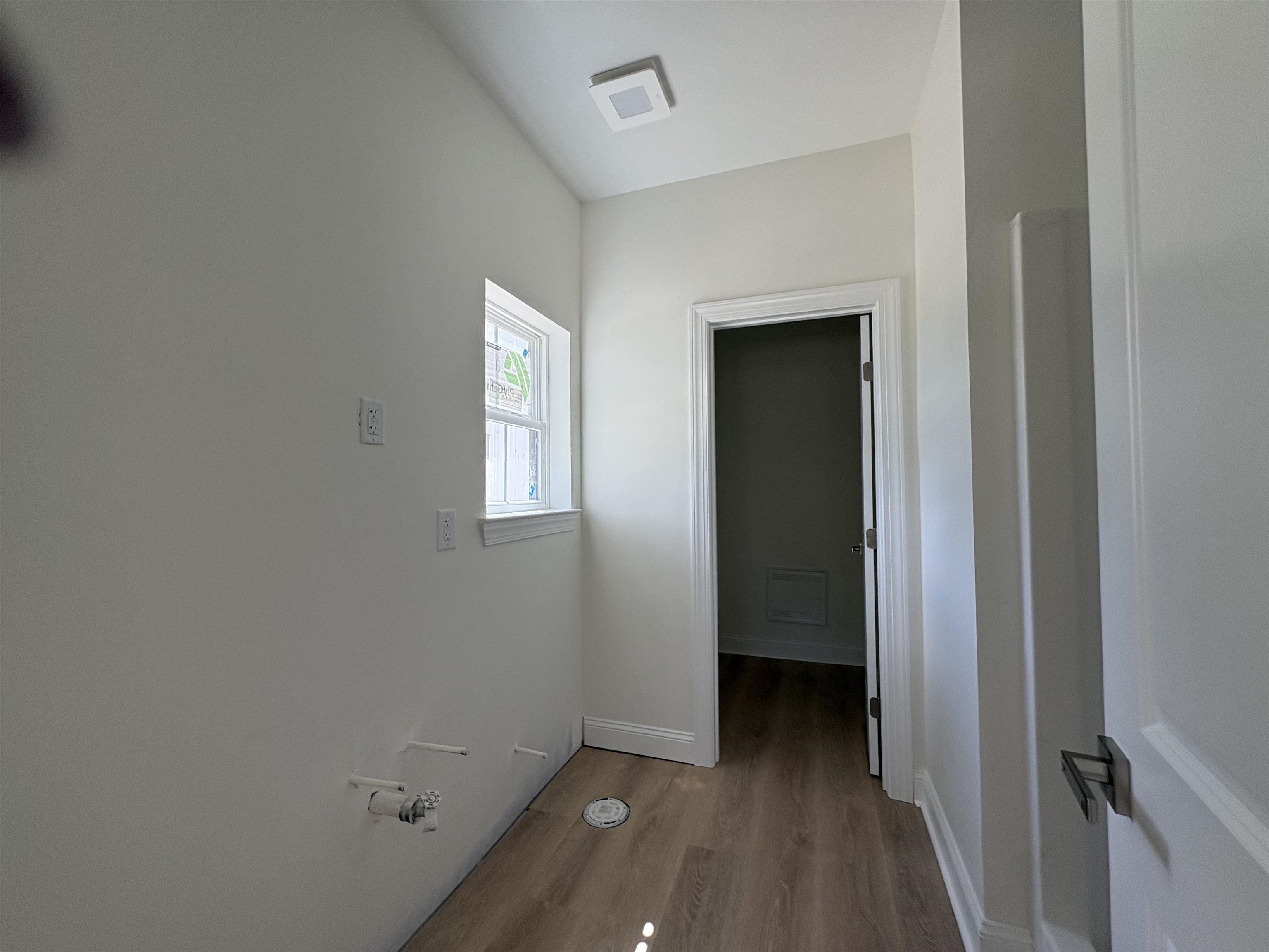 4340 Mineola Ave. Property Photo 10