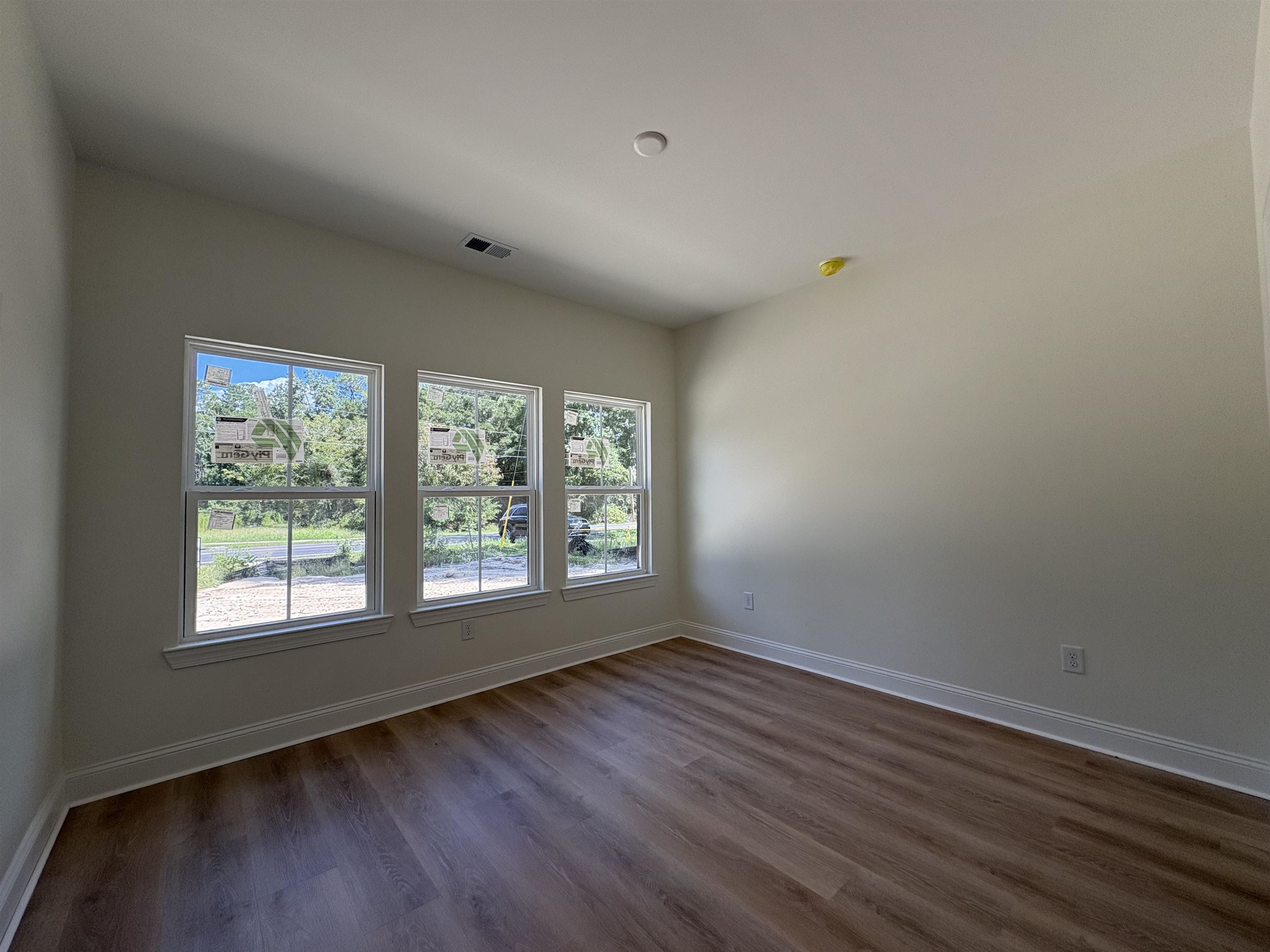 4340 Mineola Ave. Property Photo 11