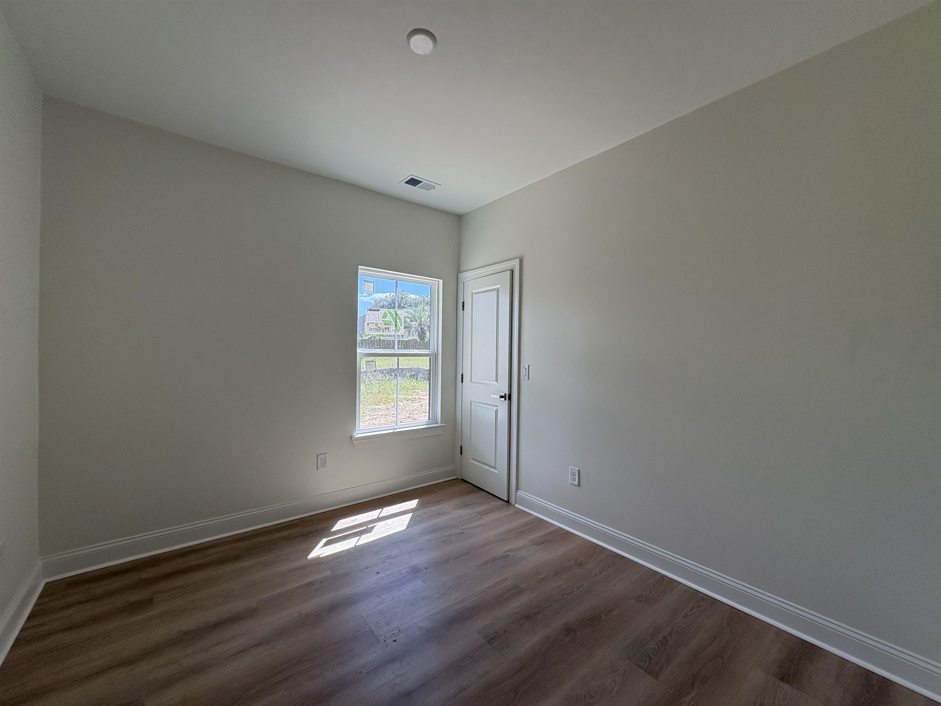 4340 Mineola Ave. Property Photo 13