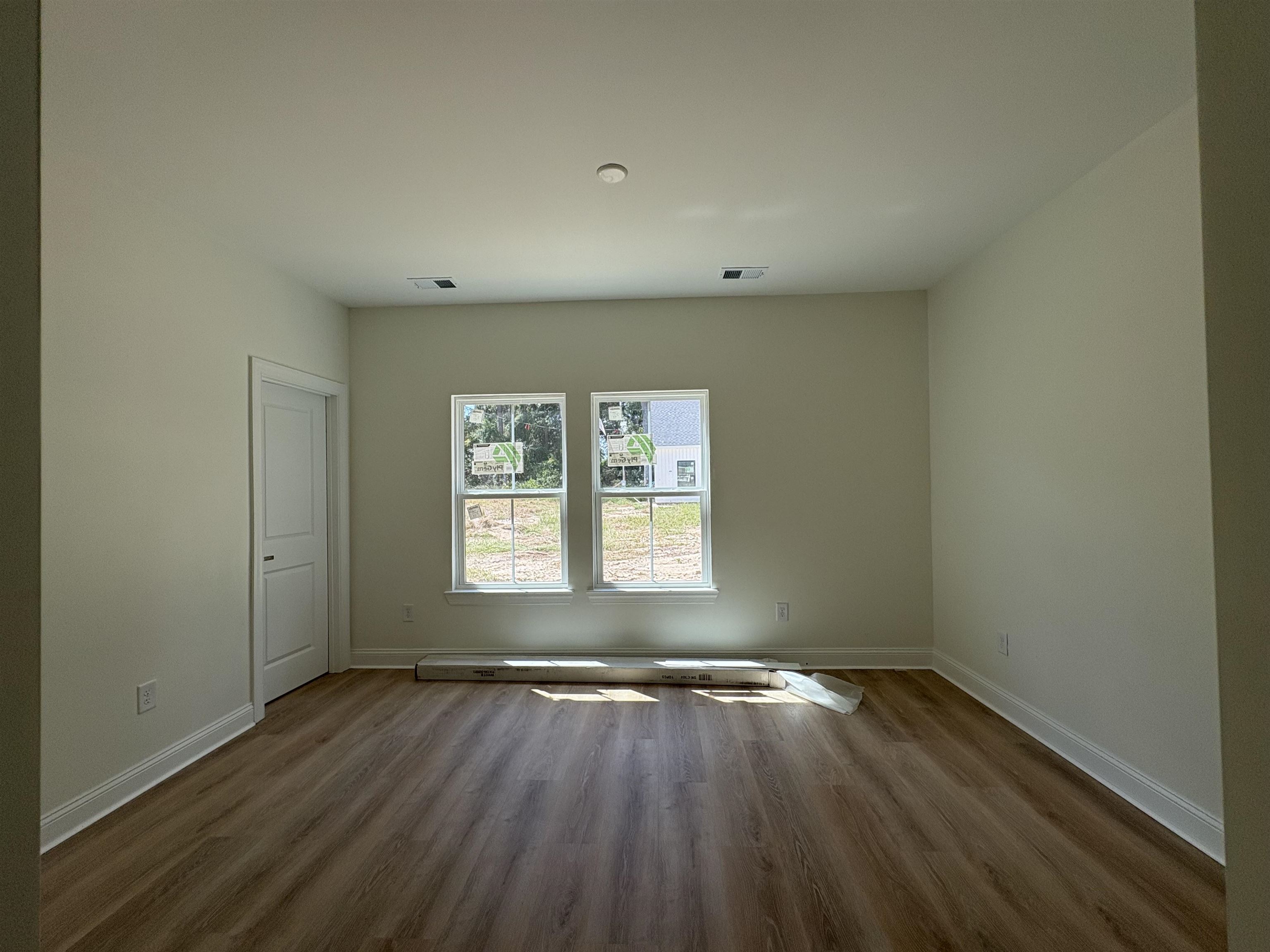 4340 Mineola Ave. Property Photo 14