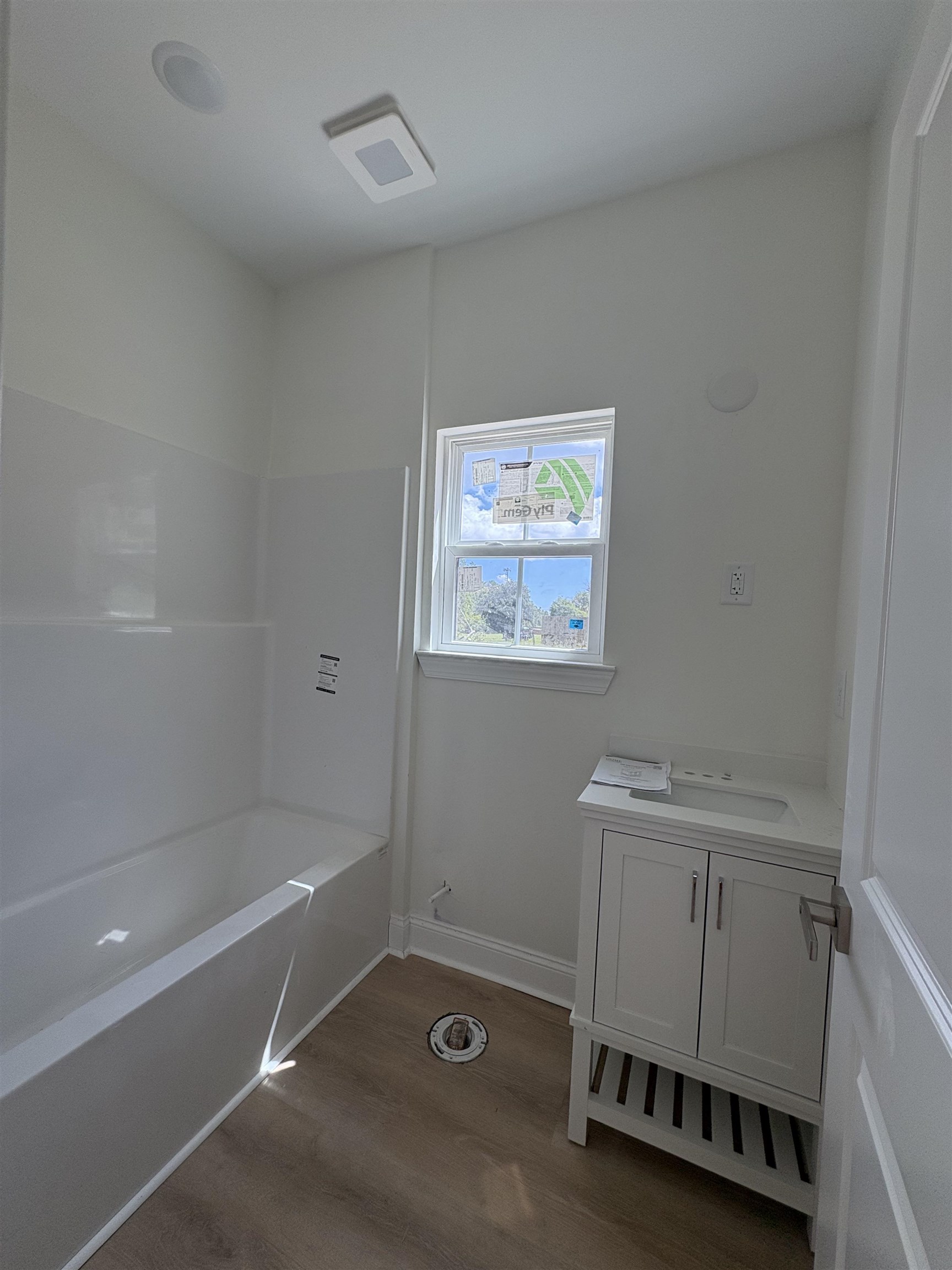 4340 Mineola Ave. Property Photo 15