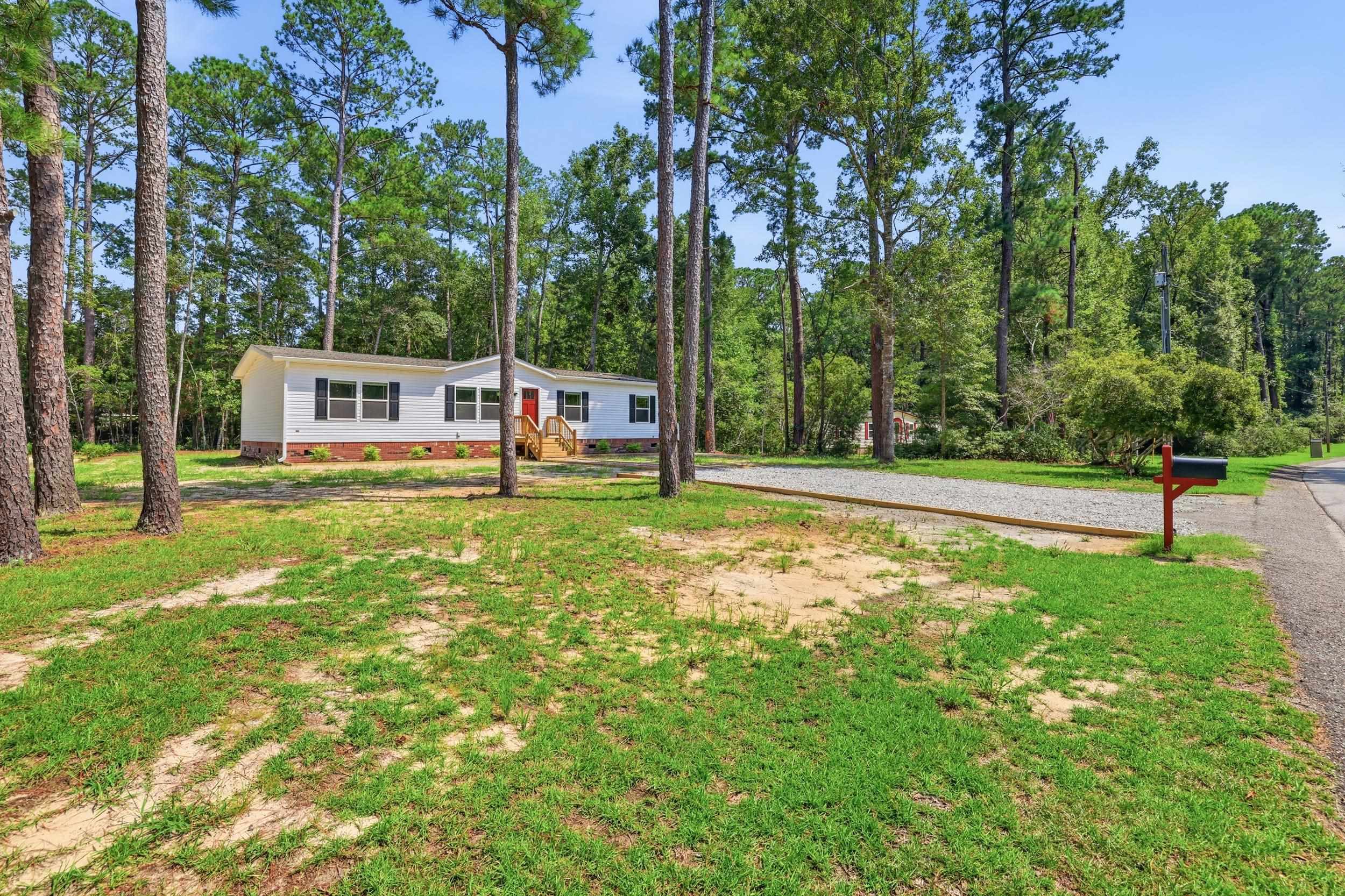 2252 Starduster Ln. Property Photo 3